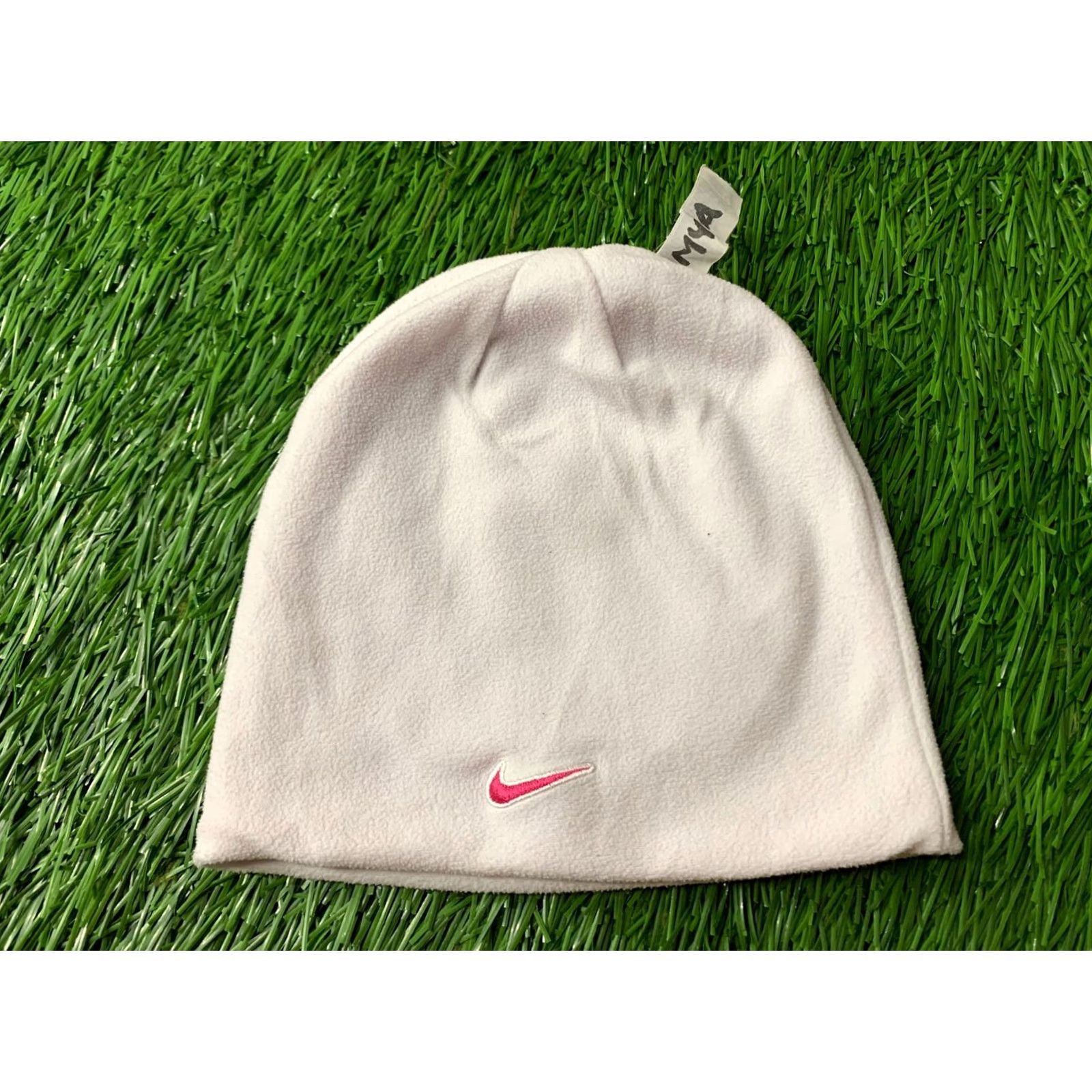 Nike Nike Hat One Size Pink and White Double Sided 2017 Women Casual Winter Warm Only Size Vintage No N/A Size ONE SIZE - 6 Thumbnail