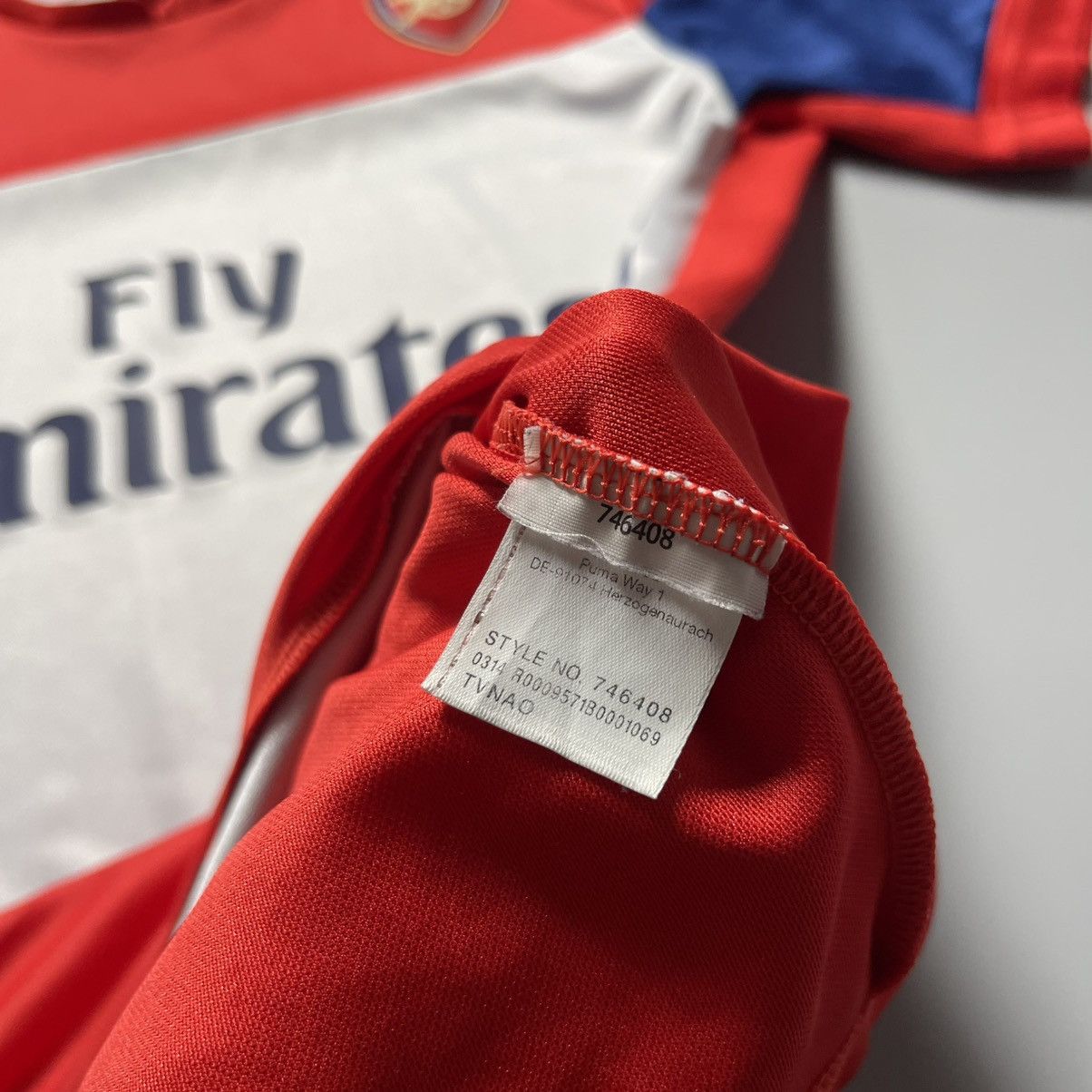 Puma ARSENAL PUMA 2014/2015 FOOTBALL SOCCER TRAINING JERSEY Size US M / EU 48-50 / 2 - 7 Thumbnail