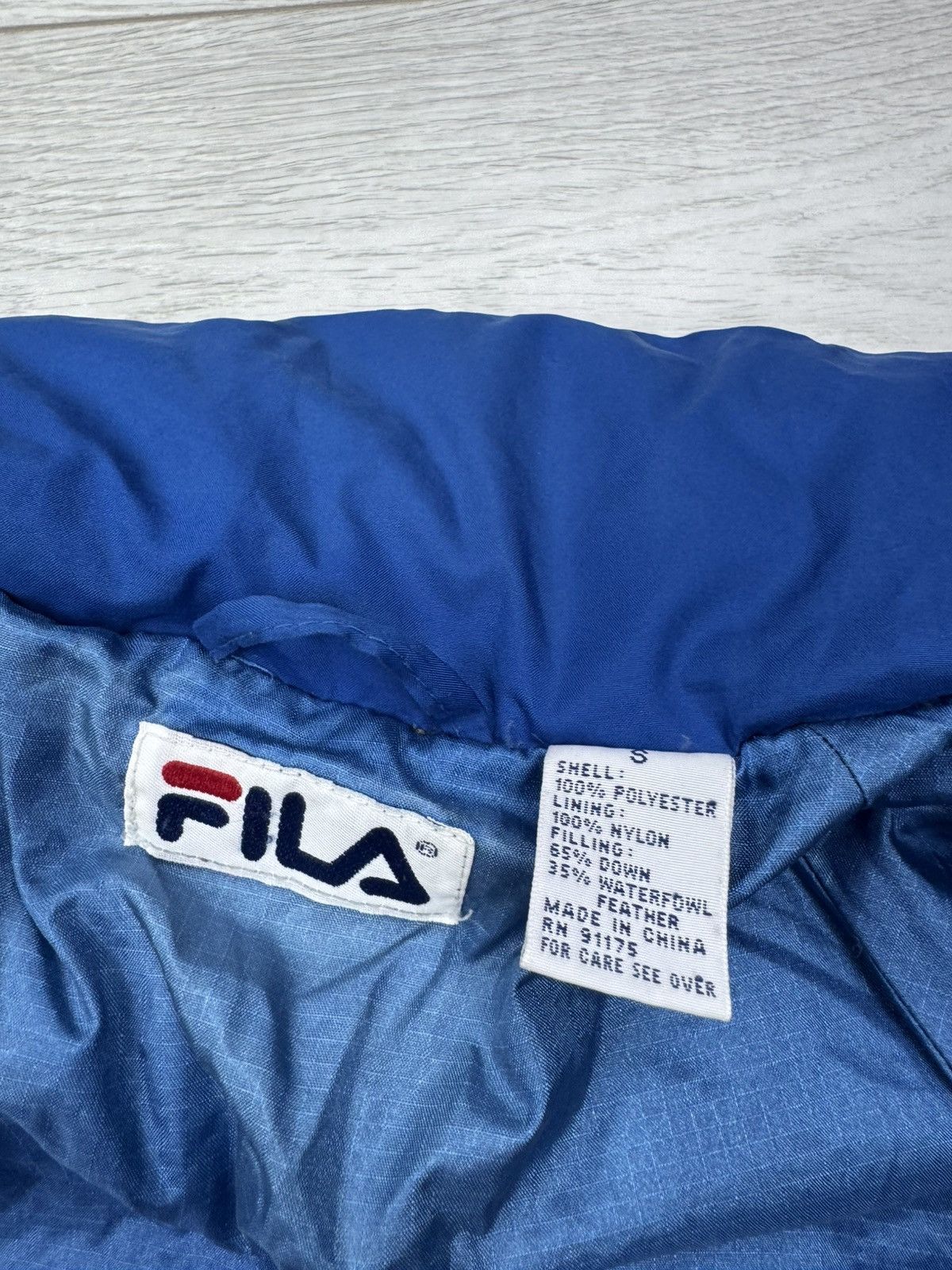 Fila × Vintage Puffer Jacket Down FILA Vintage Boxy Fit Oversized Y2k Style Size US S / EU 44-46 / 1 - 9 Thumbnail