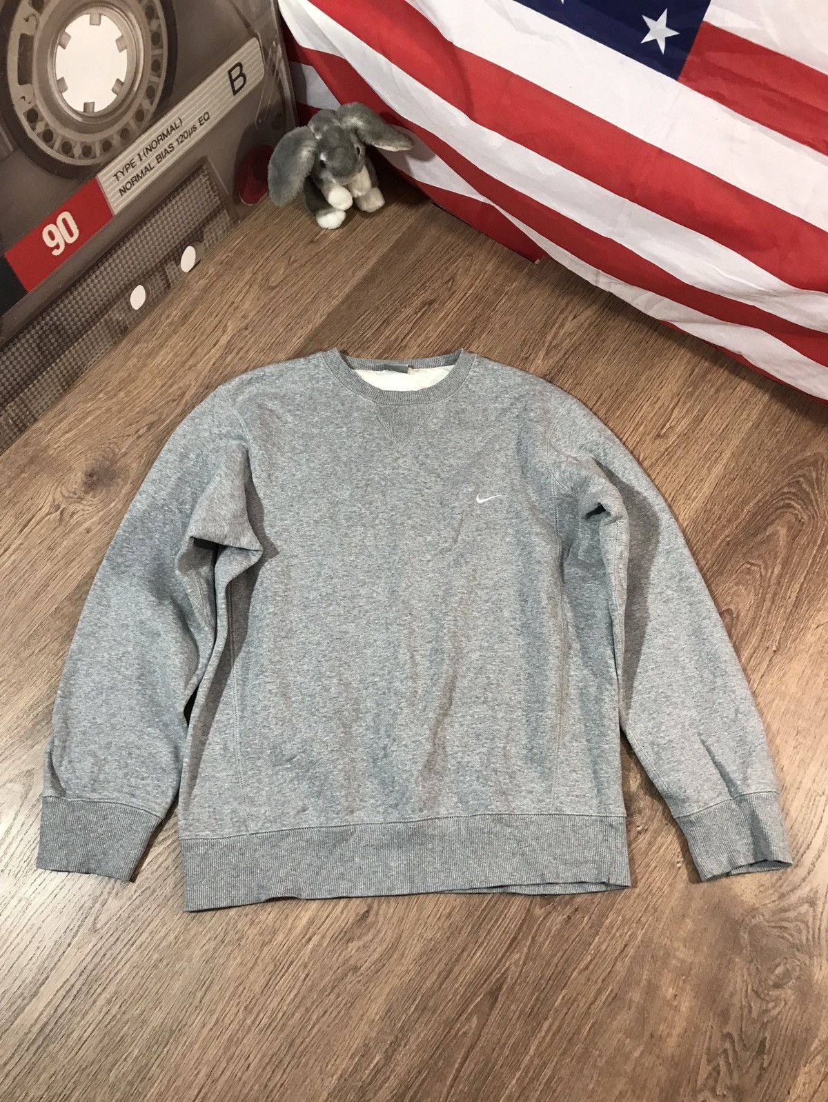 Nike × Vintage Nike Vintage Grey Sweatshirt Size L Size US L / EU 52-54 / 3 - 1 Thumbnail
