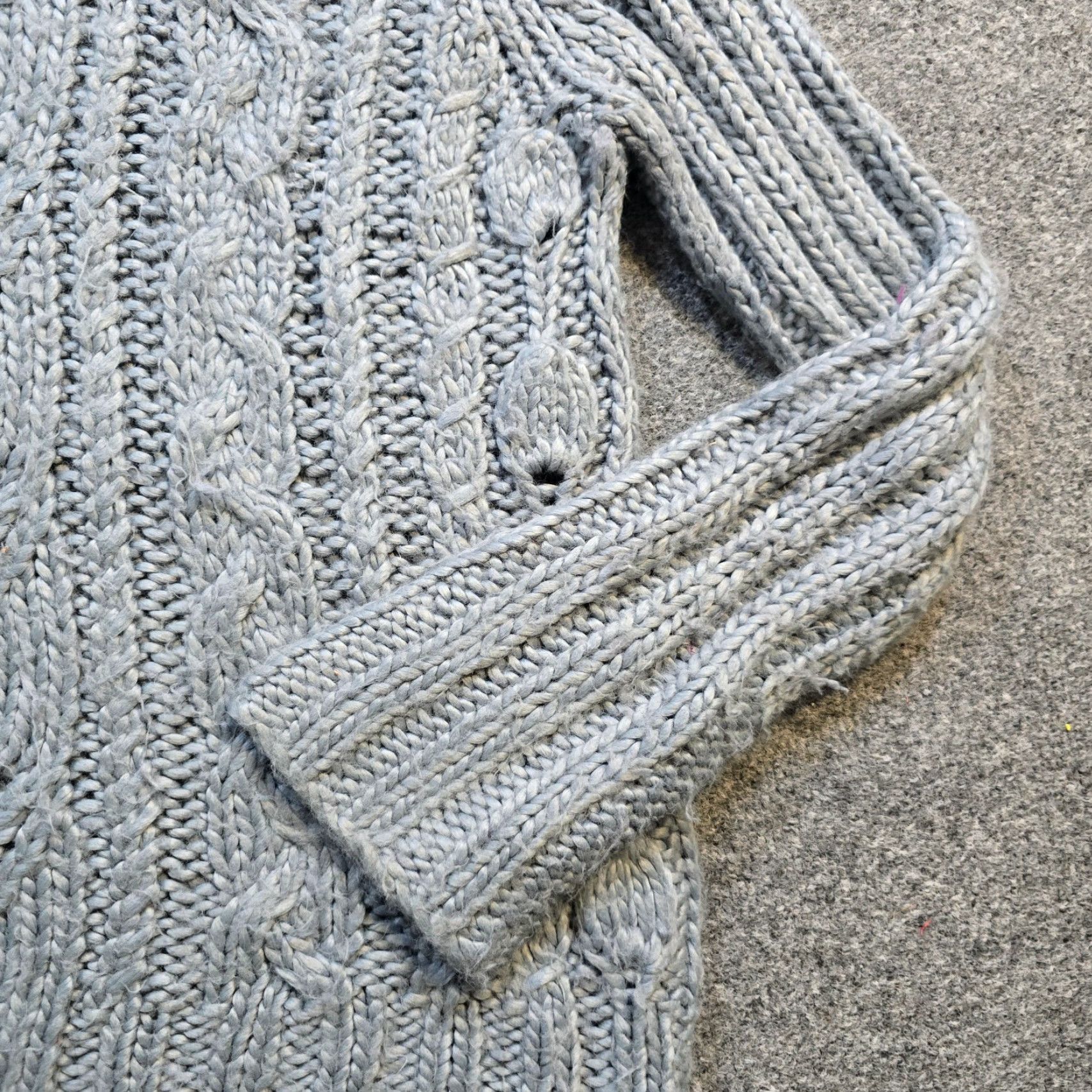 Express VINTAGE Express Sweater Womens XL Gray Wool Blend Cable Knit Fisherman Pullover Womens Size XL / US 12-14 / IT 48-50 - 3 Thumbnail