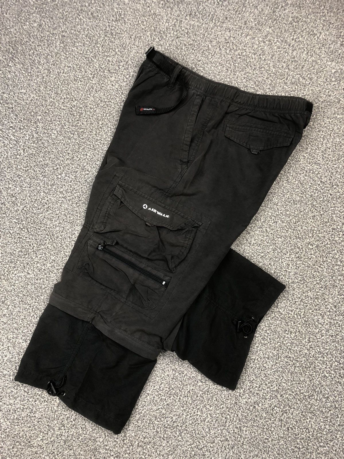 Airwalk Vintage Sunfaded Airwalk 3 quater Cargo Pants Size US 34 / EU 50 - 22 Thumbnail