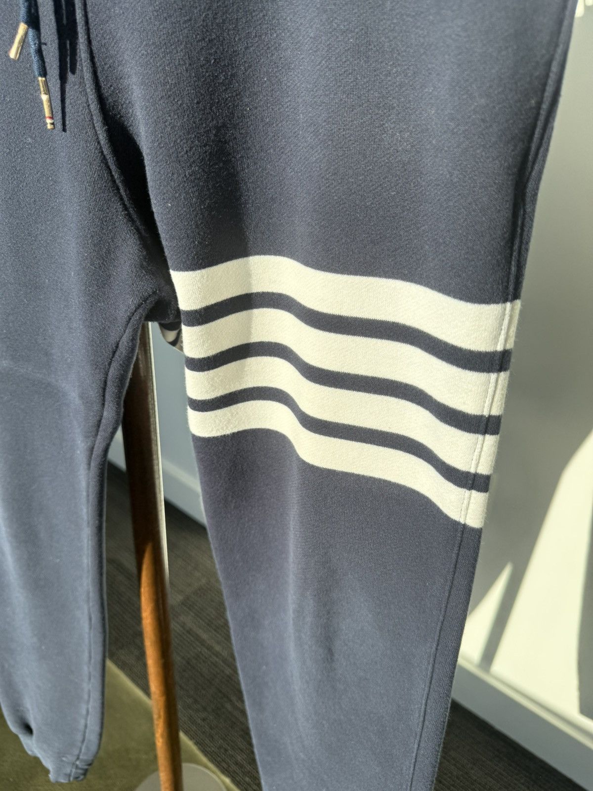 Thom Browne Thom Browne 4 bar sweatpants Size US 34 / EU 50 - 3 Thumbnail