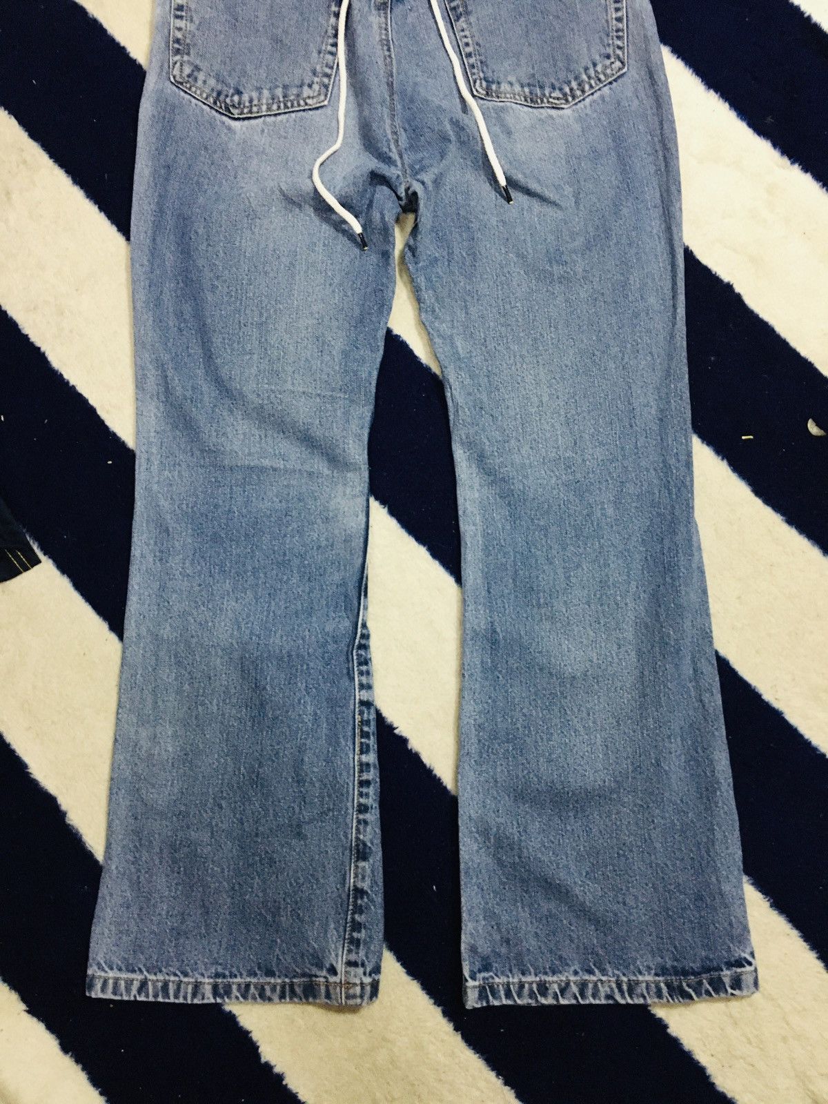 Jean Apres Jour Distressed Flare Jeans (16) Size 27" / US 4 / IT 40 - 6 Thumbnail