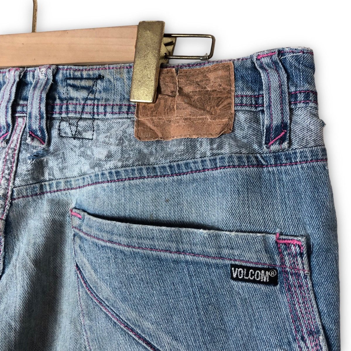 Volcom Vintage Volcom Distressed Faded Denim Jeans Size US 36 / EU 52 - 14 Thumbnail