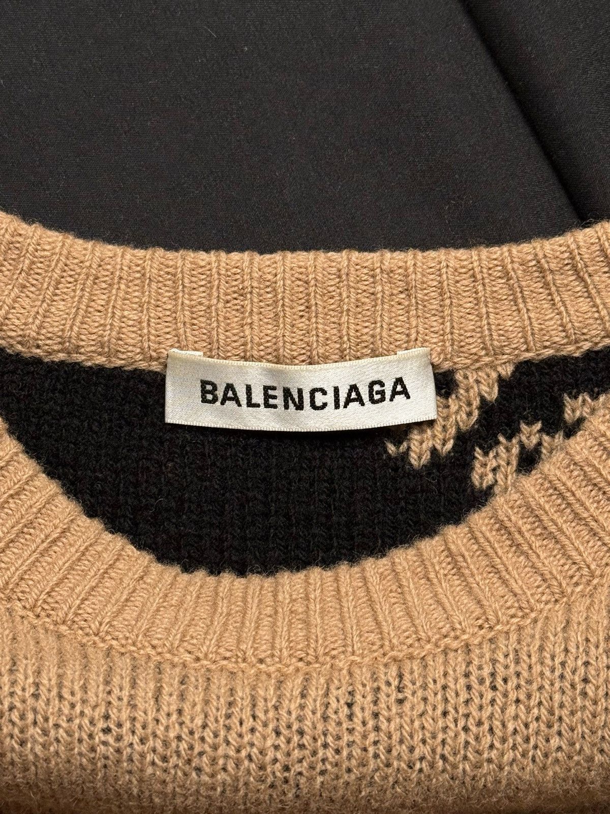 Balenciaga Balenciaga brown all-over logo sweater Size US XS / EU 42 / 0 - 3 Thumbnail