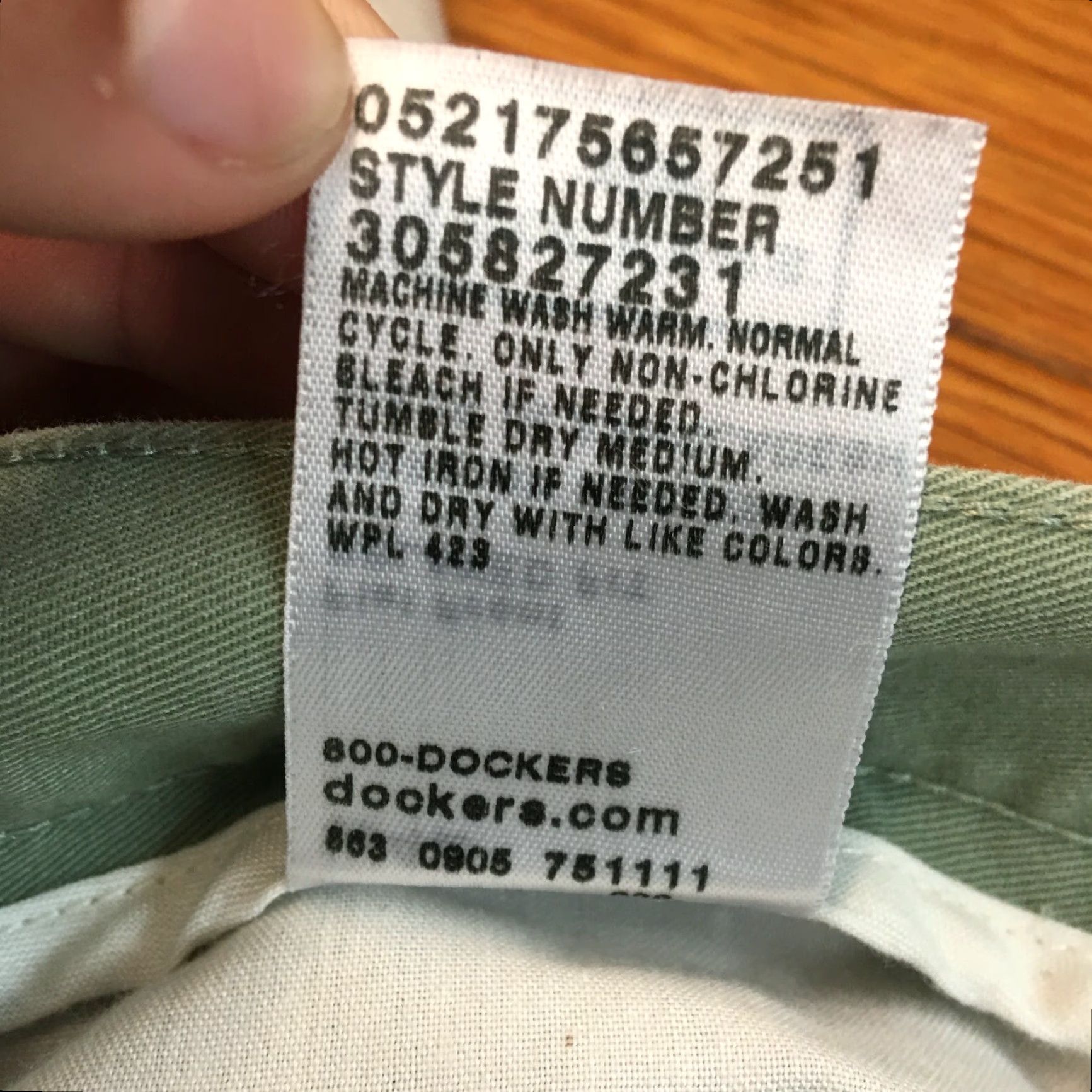 Dockers Dockers Mens Relaxed Fit Short Green Chino Short Size 42 Casual 4 Pocket Belt Loops Flat Front Rise High 9 In Inseam 9 in Mens Size US 42 / EU 58 - 4 Thumbnail