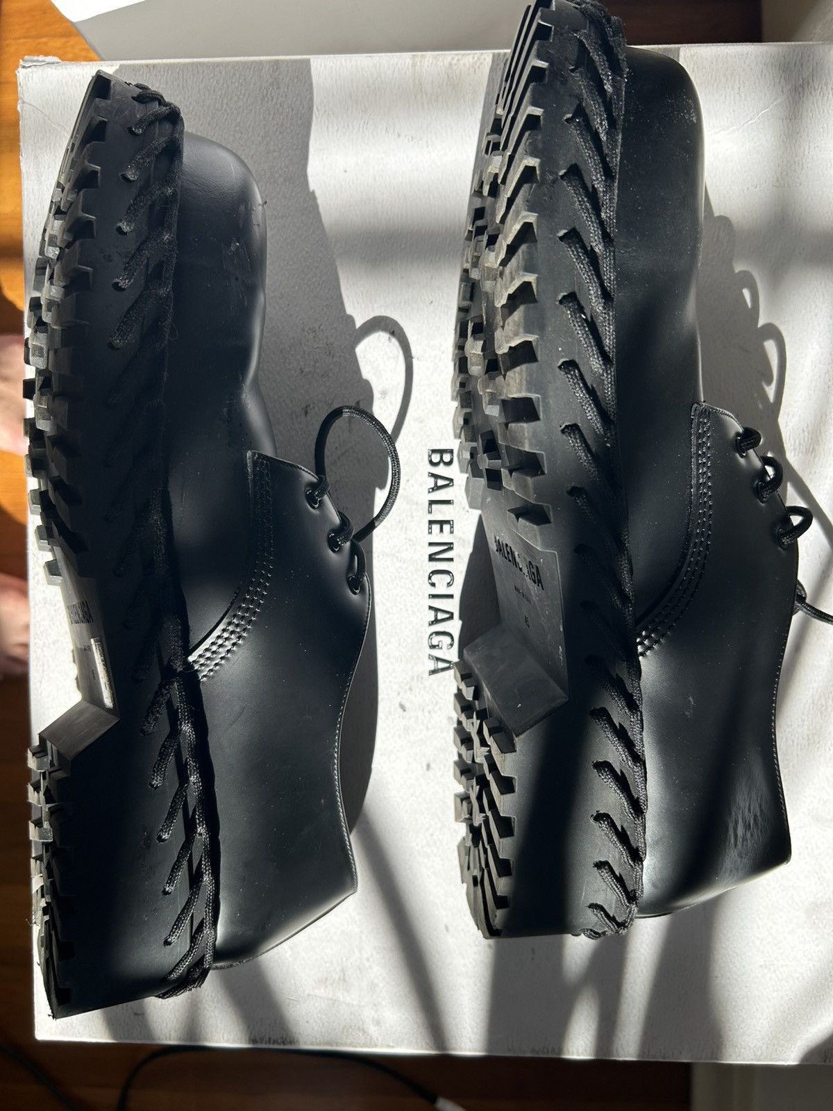 Balenciaga Balenciaga lace detail shoes Size US 12 / EU 45 - 1 Thumbnail