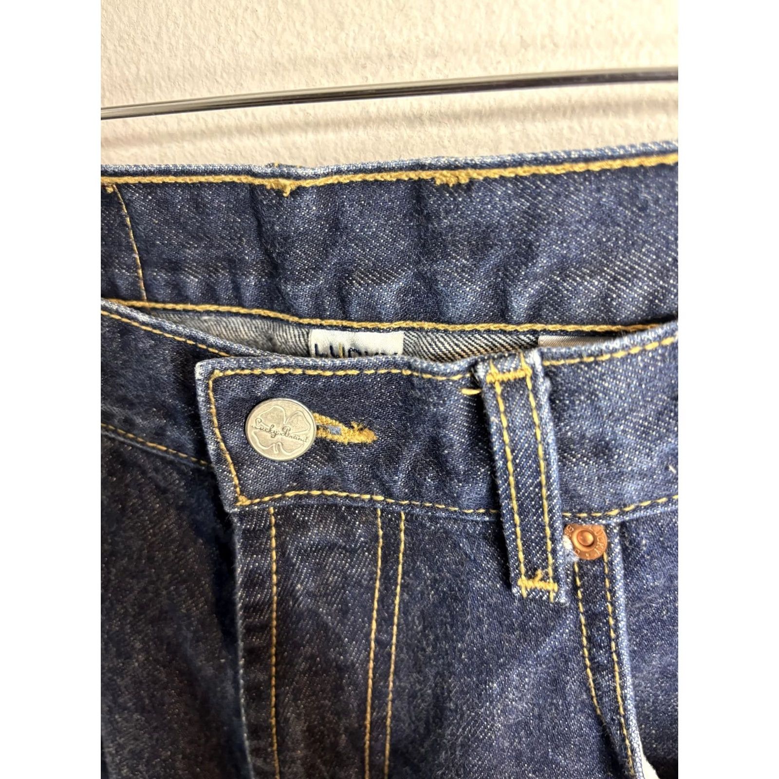 Lucky Brand VINTAGE Lucky Brand Dungarees Jeans Mens 33x29 Blue 81 Relaxed Straight USA Jeans Mens 33 Blue 5-Pocket Logo Zip Fly Size US 32 / EU 48 - 5 Thumbnail