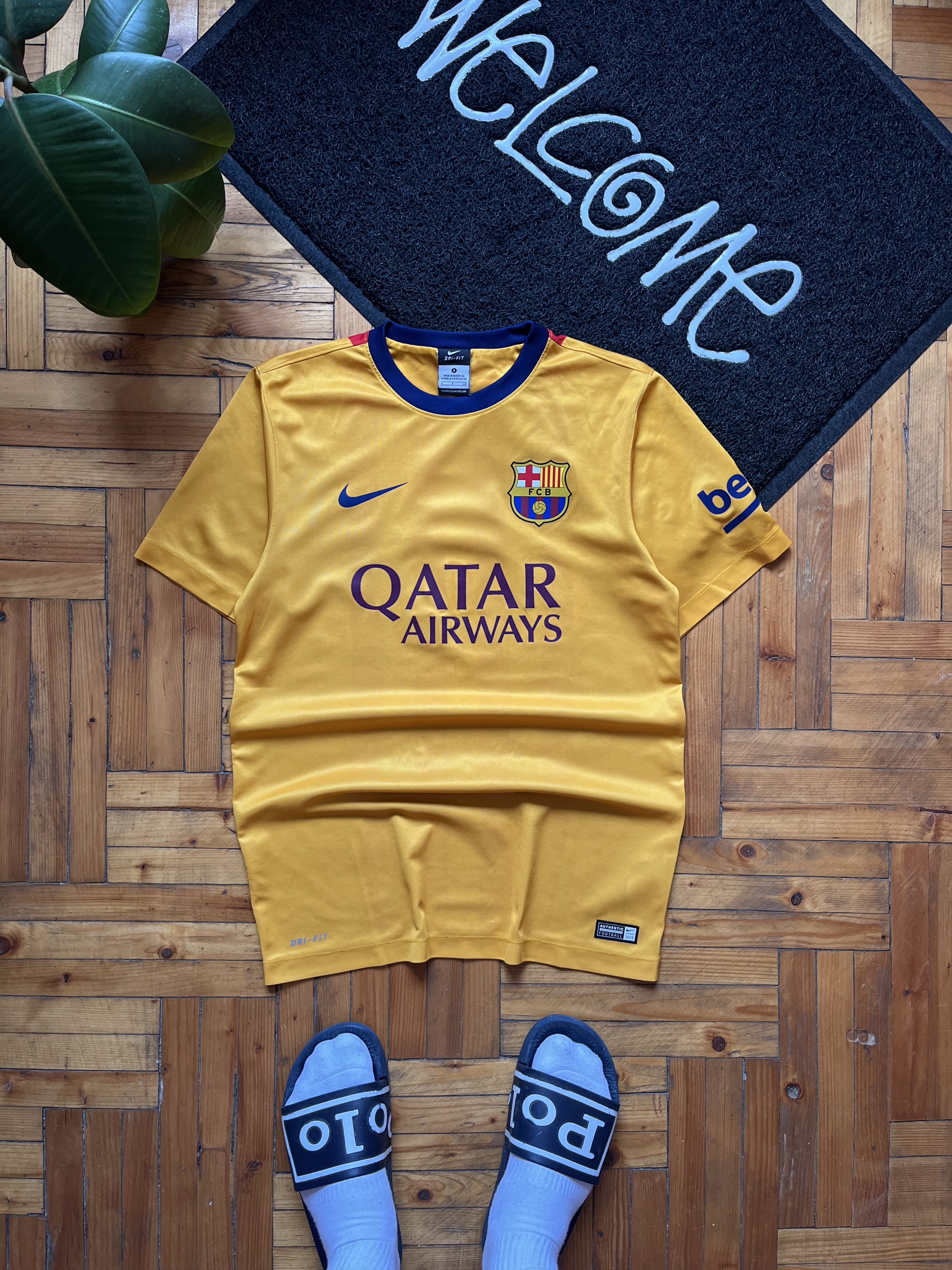 Nike FC Barcelona 2015/16 Nike Away Soccer Jersey Football Shirt Size US S / EU 44-46 / 1 - 1 Thumbnail