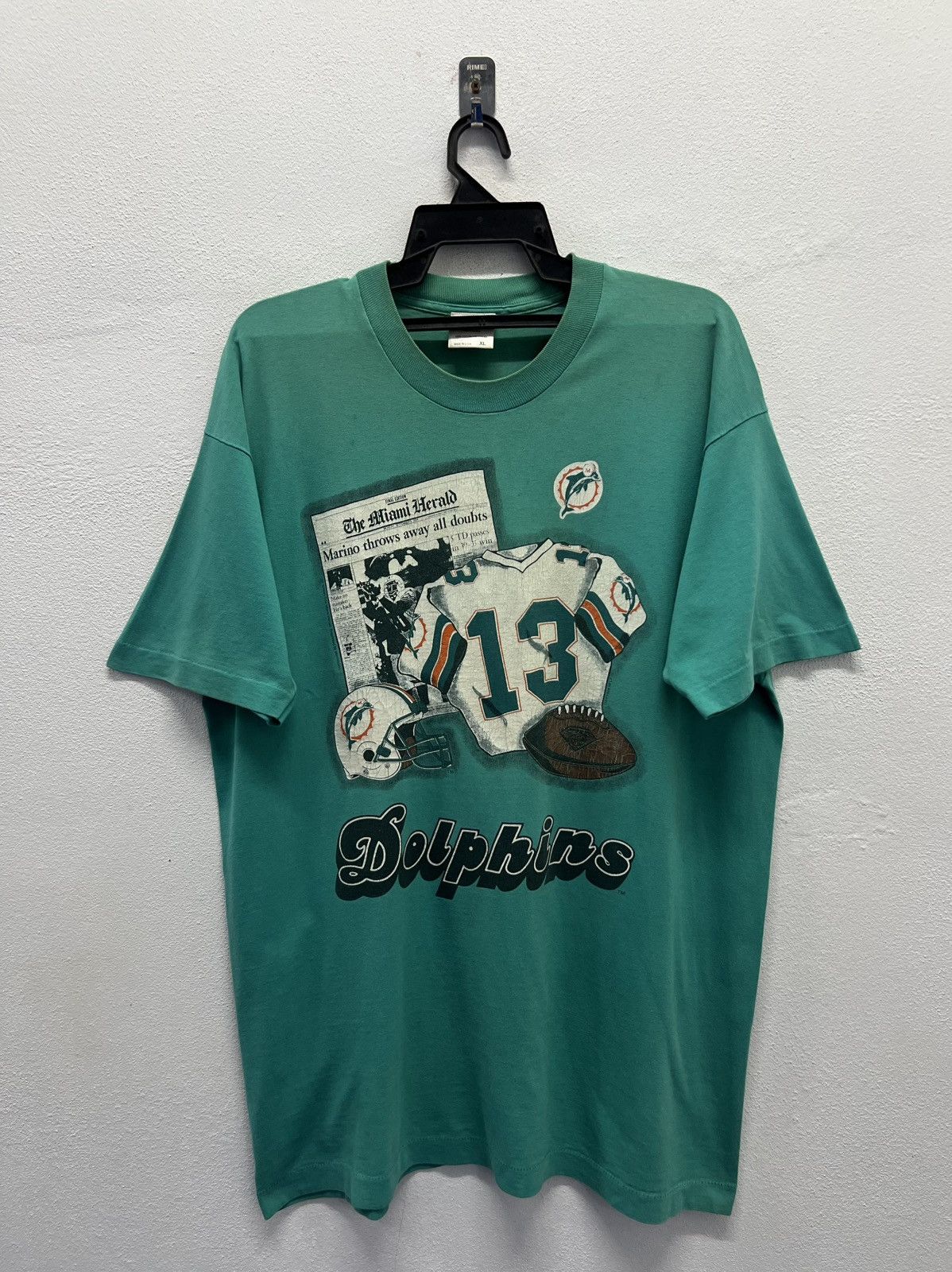 NFL × Vintage VINTAGE 1994 THE MIAMI HERALD DOLPHINS MADE IN USA TEE SHIRT Size US XL / EU 56 / 4 - 1 Thumbnail