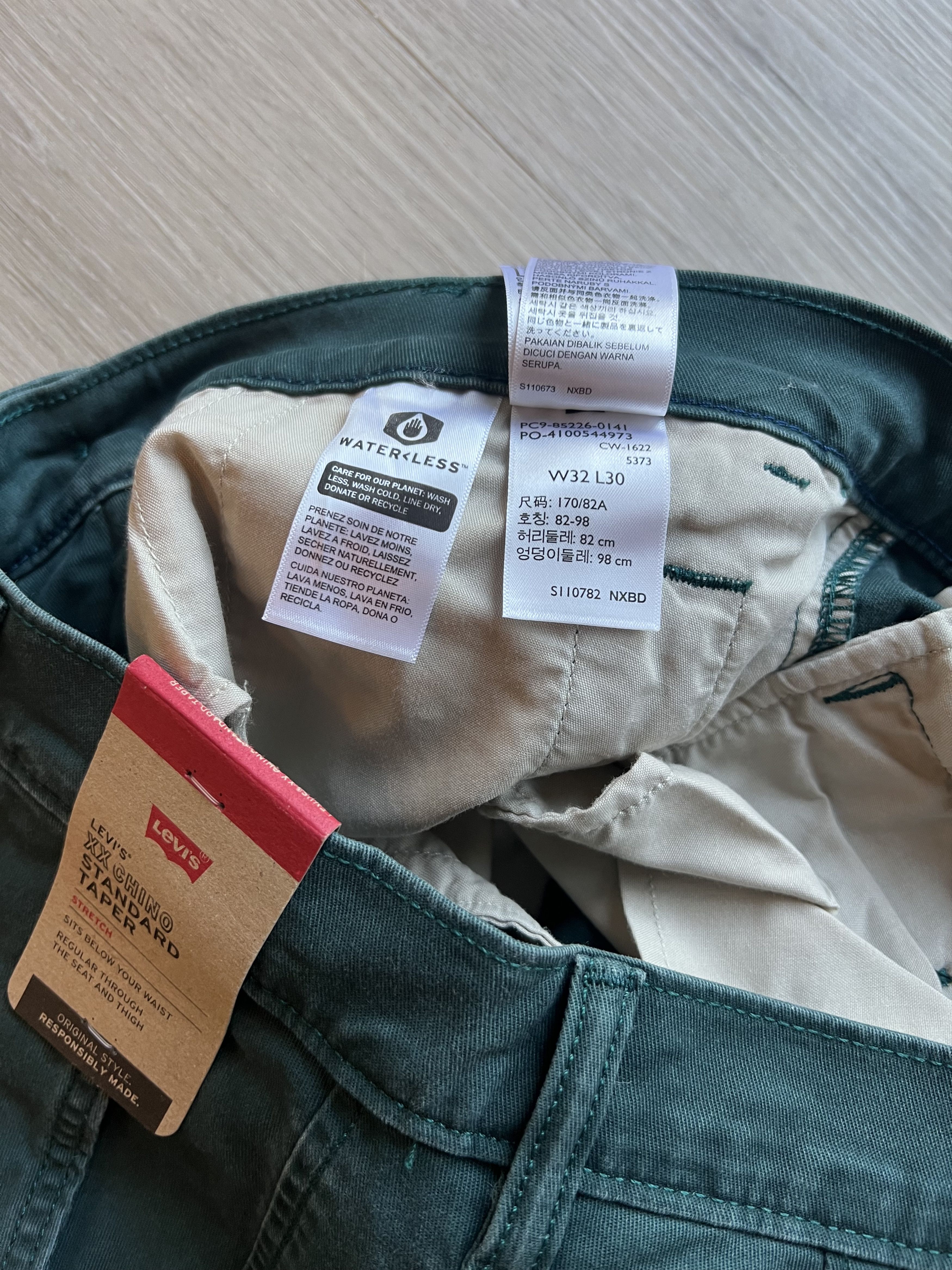 Levi's Standard fit Tapered Chino Pants / Forest Green work wear Size US 32 / EU 48 - 4 Thumbnail