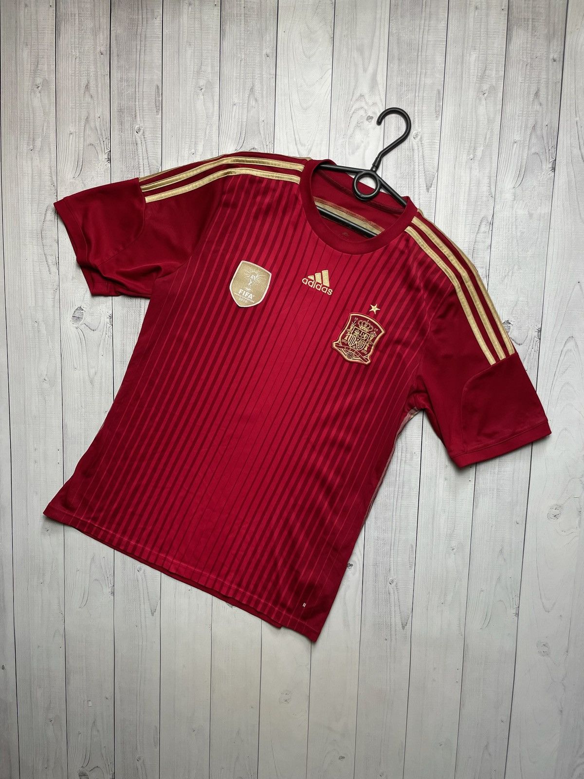 Adidas × Vintage Vintage adidas Spain size M soccer jersey red Size US M / EU 48-50 / 2 - 1 Thumbnail