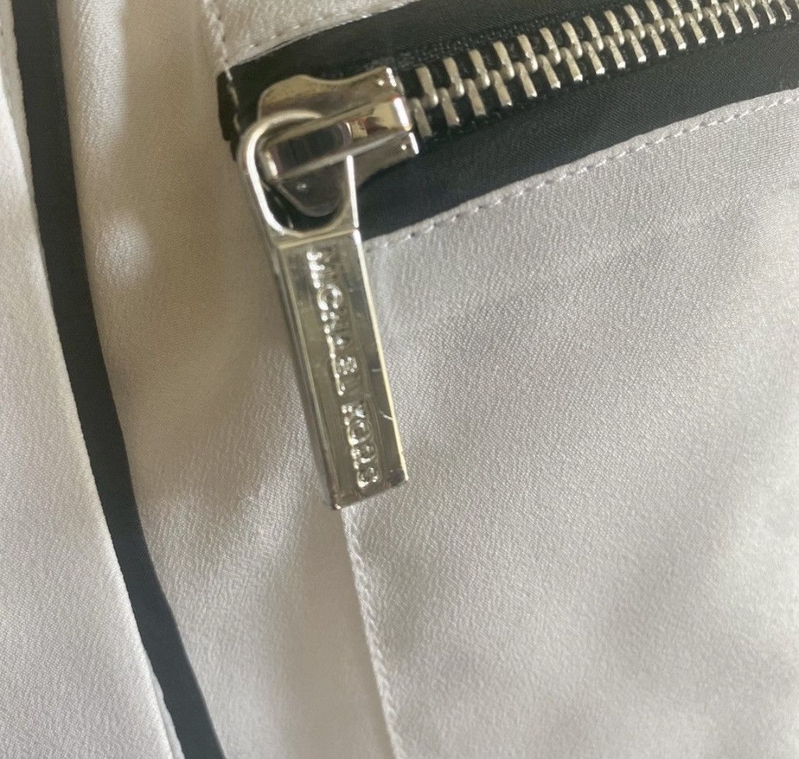 Michael Kors MICHAEL KORS WHITE BLACK BUTTON UP BLOUSE ZIPPER POCKETS Size M / US 6-8 / IT 42-44 - 3 Thumbnail