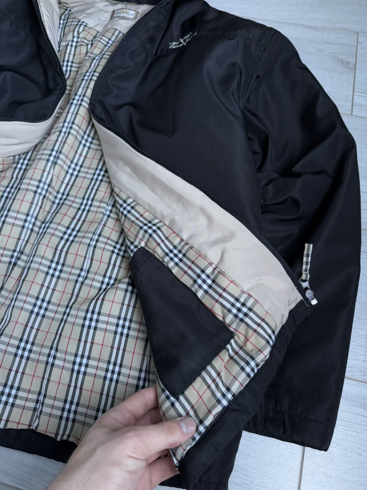 Burberry × Vintage Vintage Burberry Navy Check Black couch jacket Coat Size US M / EU 48-50 / 2 - 2 Thumbnail