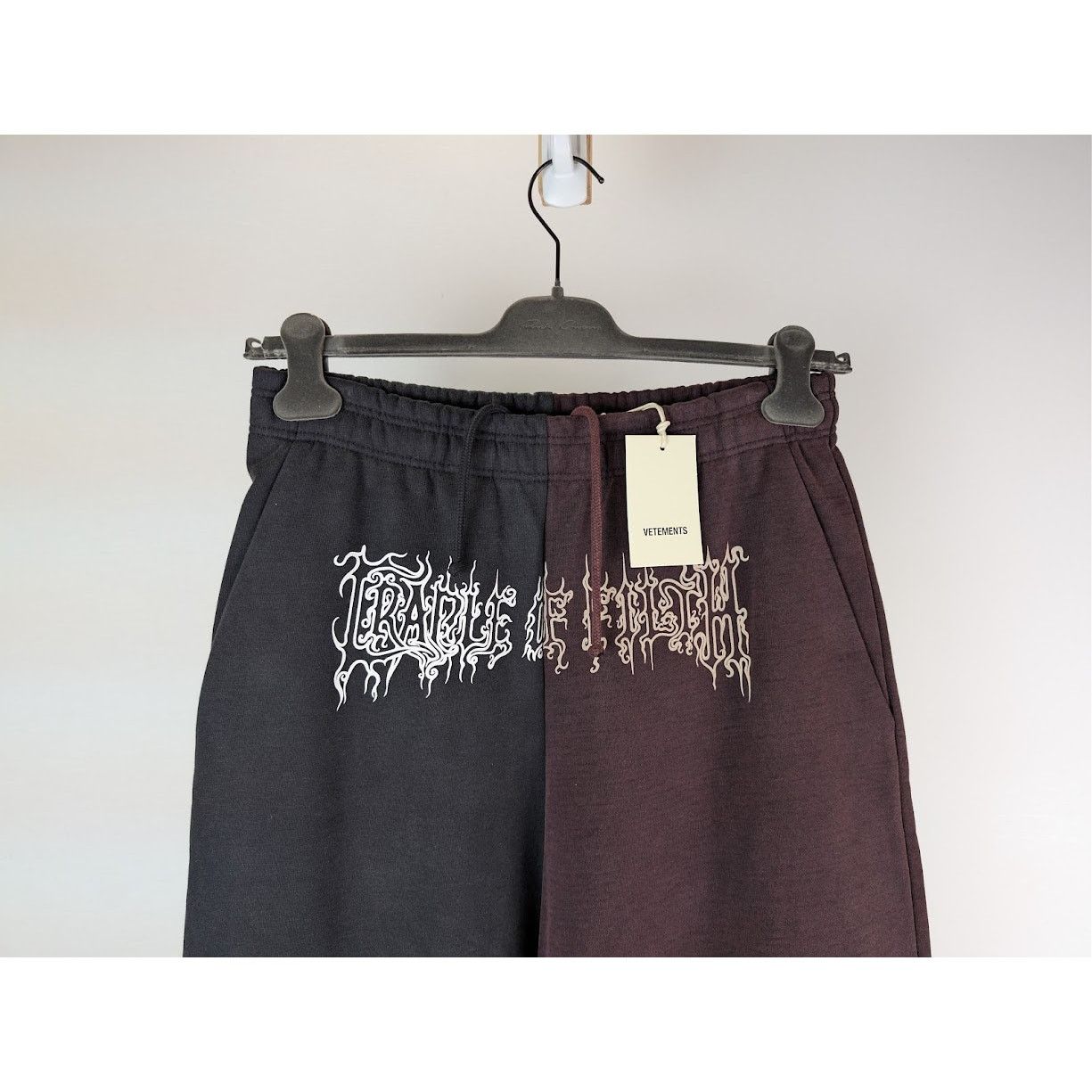 Vetements o1rshd1 Sweatpants & Joggers in Black/Burgundy Size US 32 / EU 48 - 3 Thumbnail