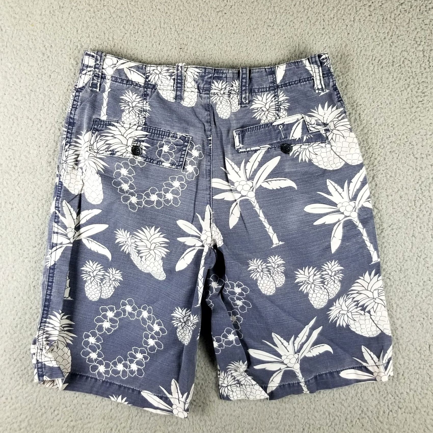 Izod IZOD Shorts Men 30W Denim Pineapple AOP Hawaiian Floral Lei Garland Floral Denim Pineapple Hawaii Mens 30W Size US 30 / EU 46 - 3 Thumbnail