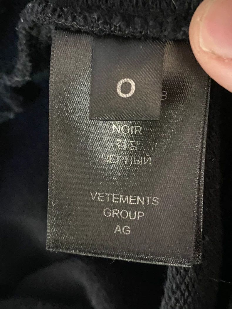 Vetements Vetements 24ss MEDIUM logo printed sweatshirt 2504-Nextarro Size US XS / EU 42 / 0 - 6 Thumbnail