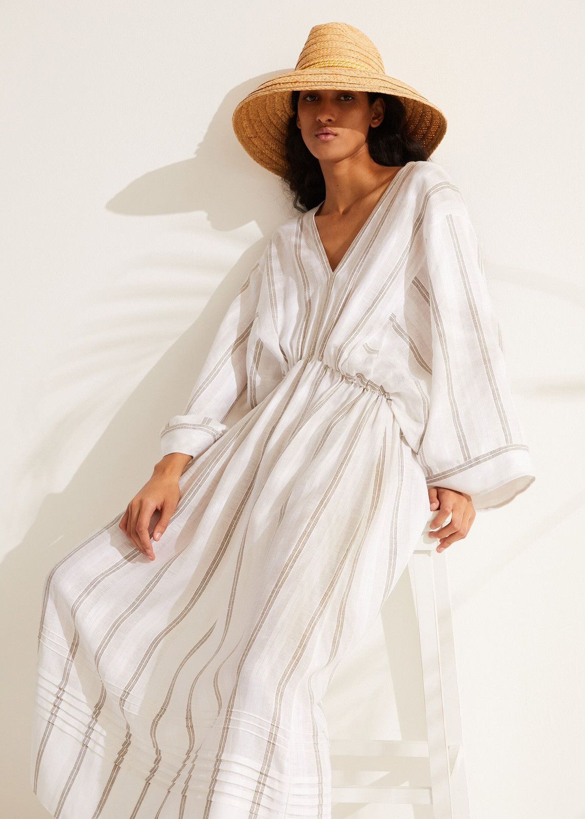 o1srvl11e0424 Dress in White