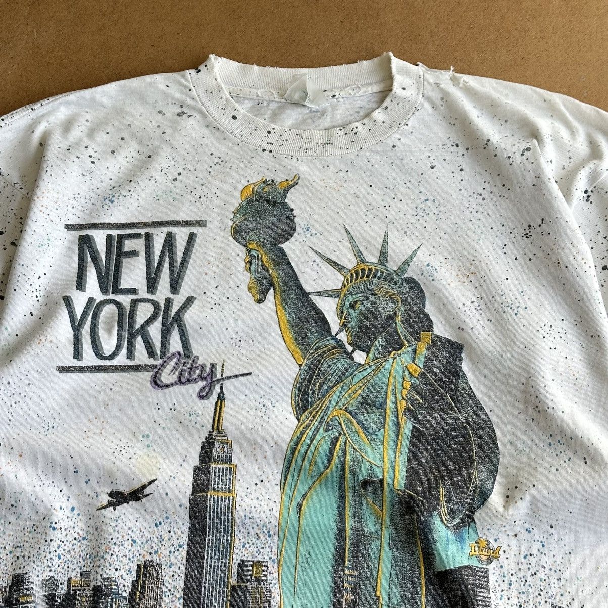 Vintage Vintage 90s New York City AOP Island Boyz Single Stitch Tee Size US L / EU 52-54 / 3 - 3 Thumbnail