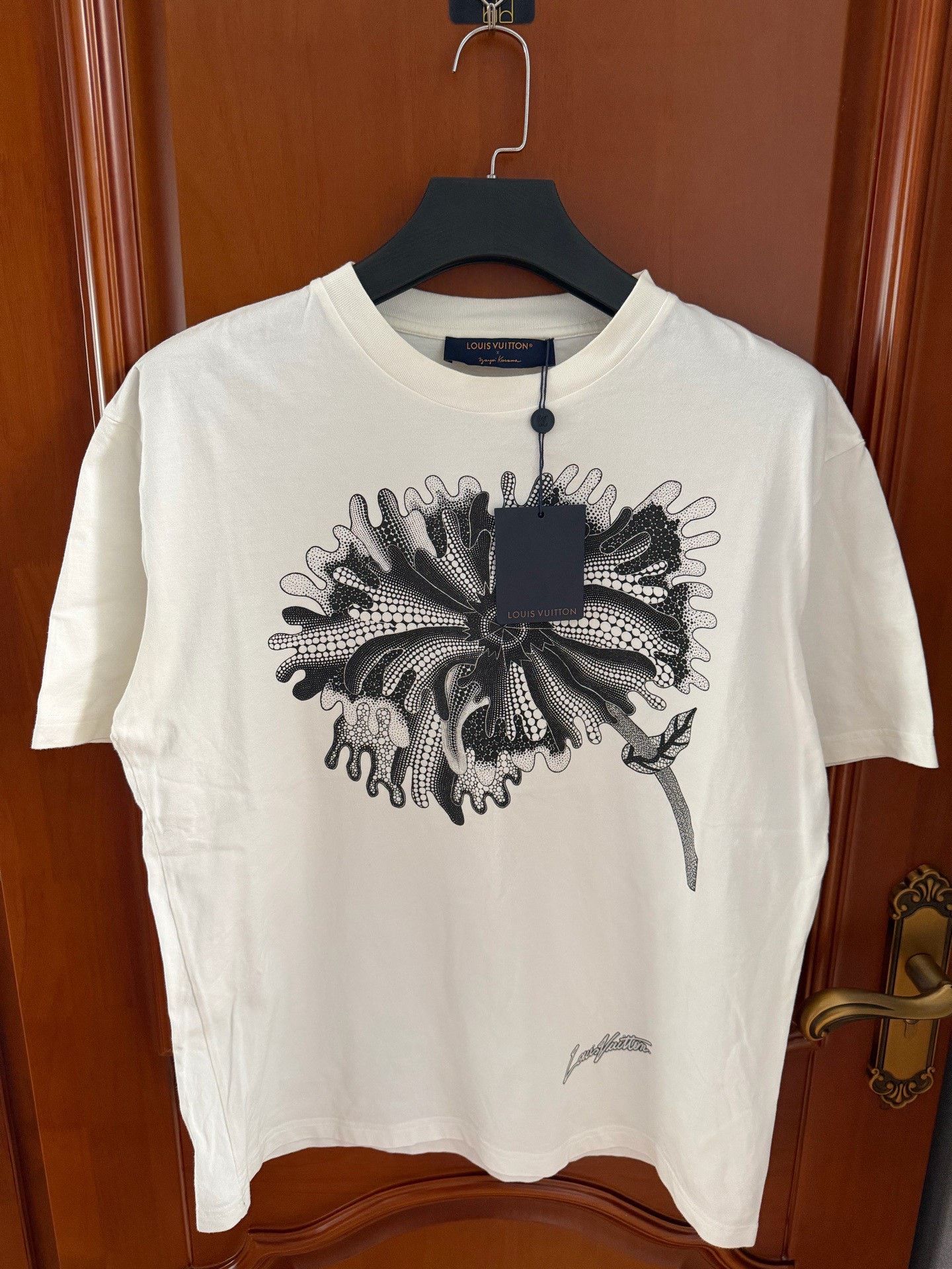 Louis Vuitton Louis Vuitton T-Shirt l Men Size US L / EU 52-54 / 3 - 1 Thumbnail
