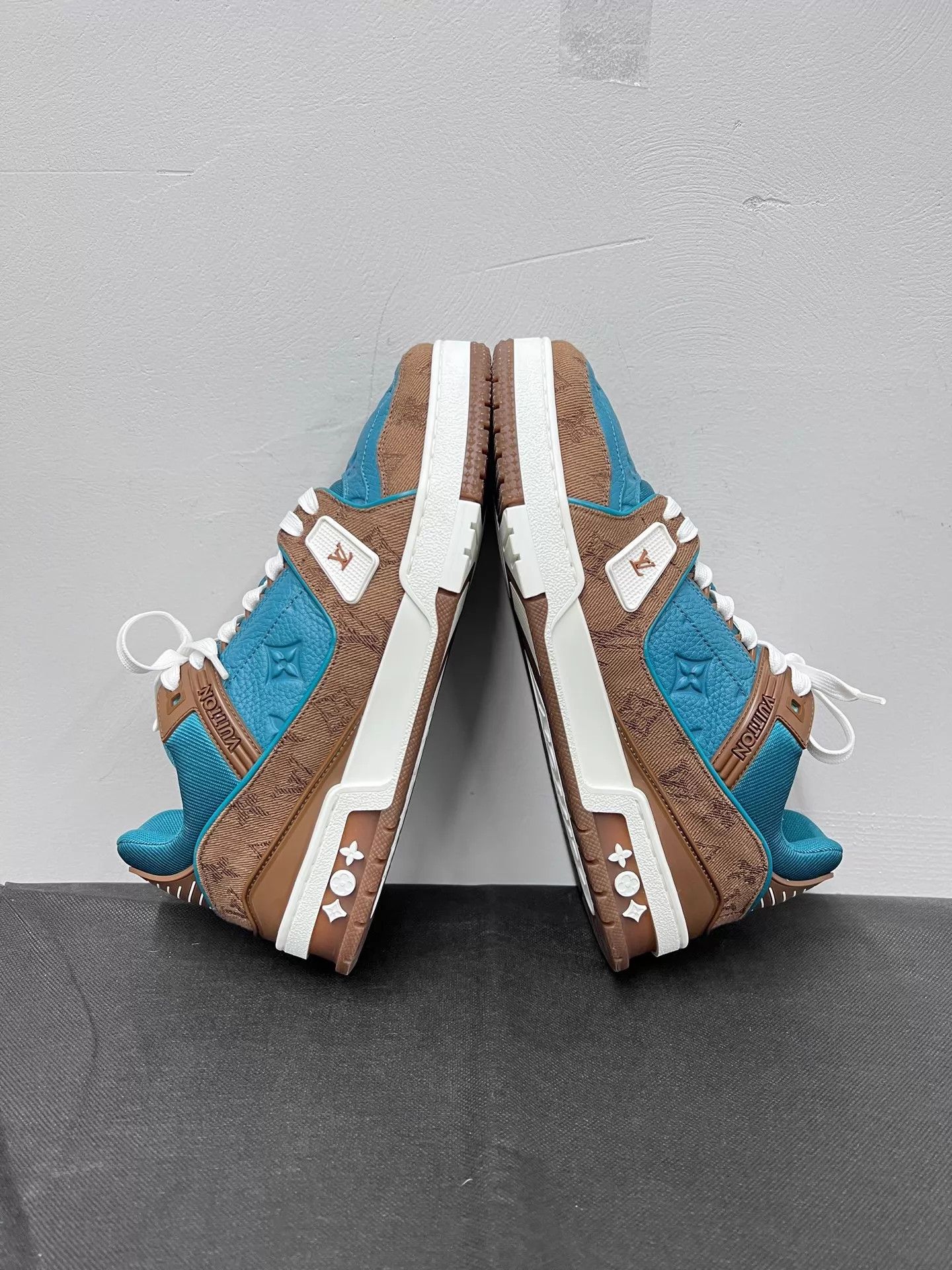 Louis Vuitton Louis Vuitton Trainer Green Brown Sneaker UK7.5 Worn2x Size US 8.5 / EU 41-42 - 6 Thumbnail