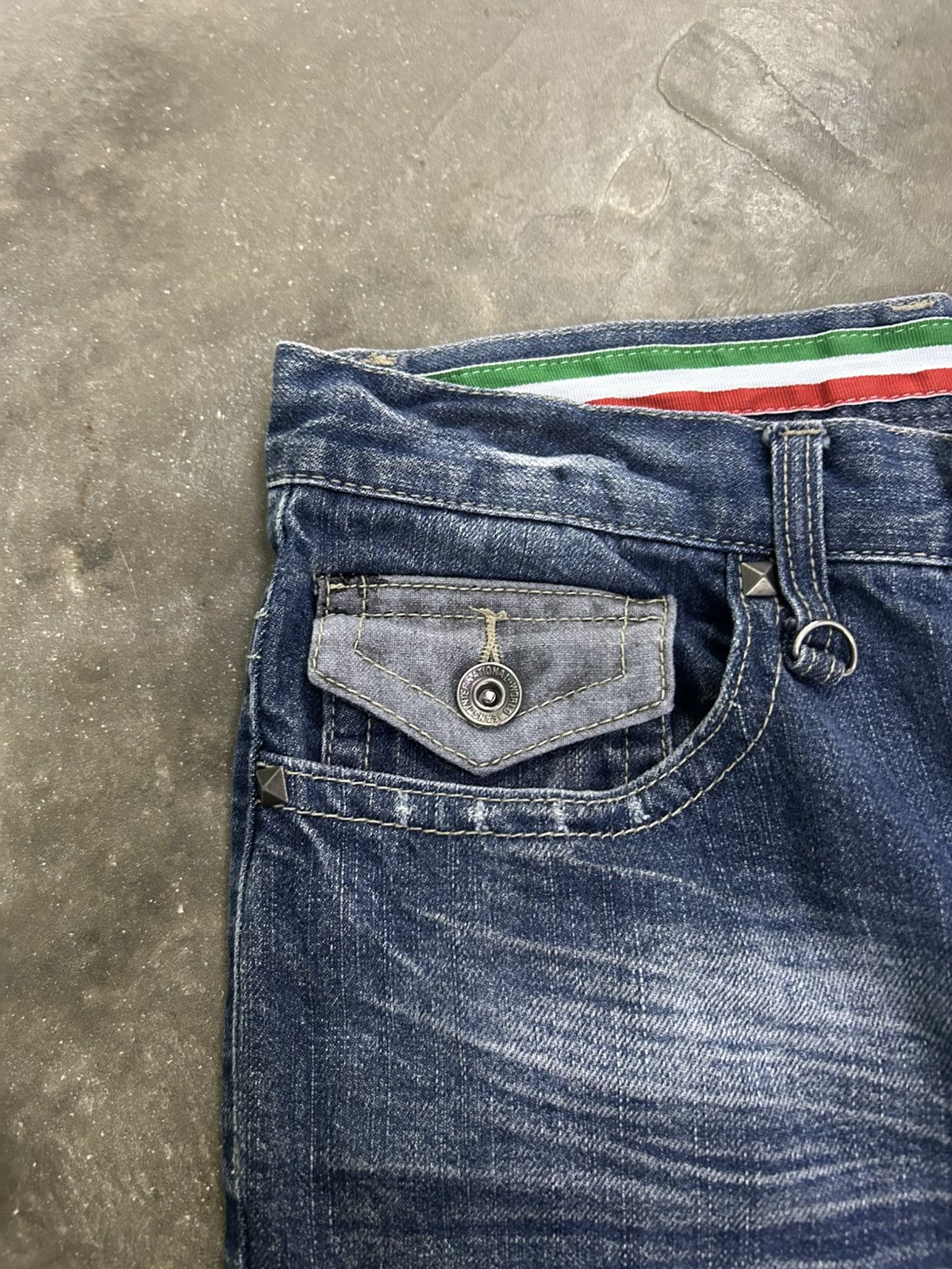 GOSTAR DE FUGA Nylaus Y2K Distressed Baggy Studded Heavy Washed Whisker Size US 30 / EU 46 - 9 Thumbnail