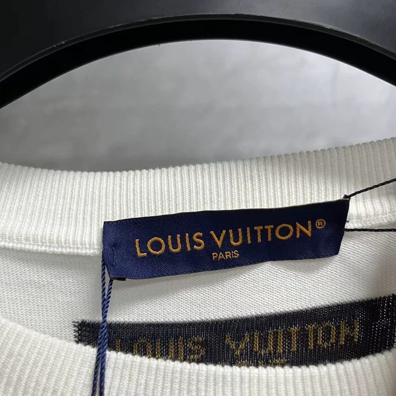 Louis Vuitton Louis Vuitton size 4l White caricature intarsia round neck Size US XXL / EU 58 / 5 - 2 Thumbnail