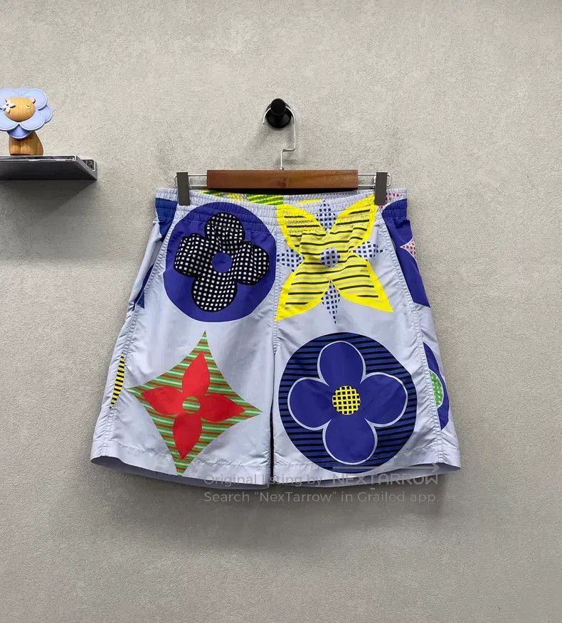 Louis Vuitton Louis Vuitton size s Floral blue shorts Size US 28 / EU 44 - 1 Thumbnail