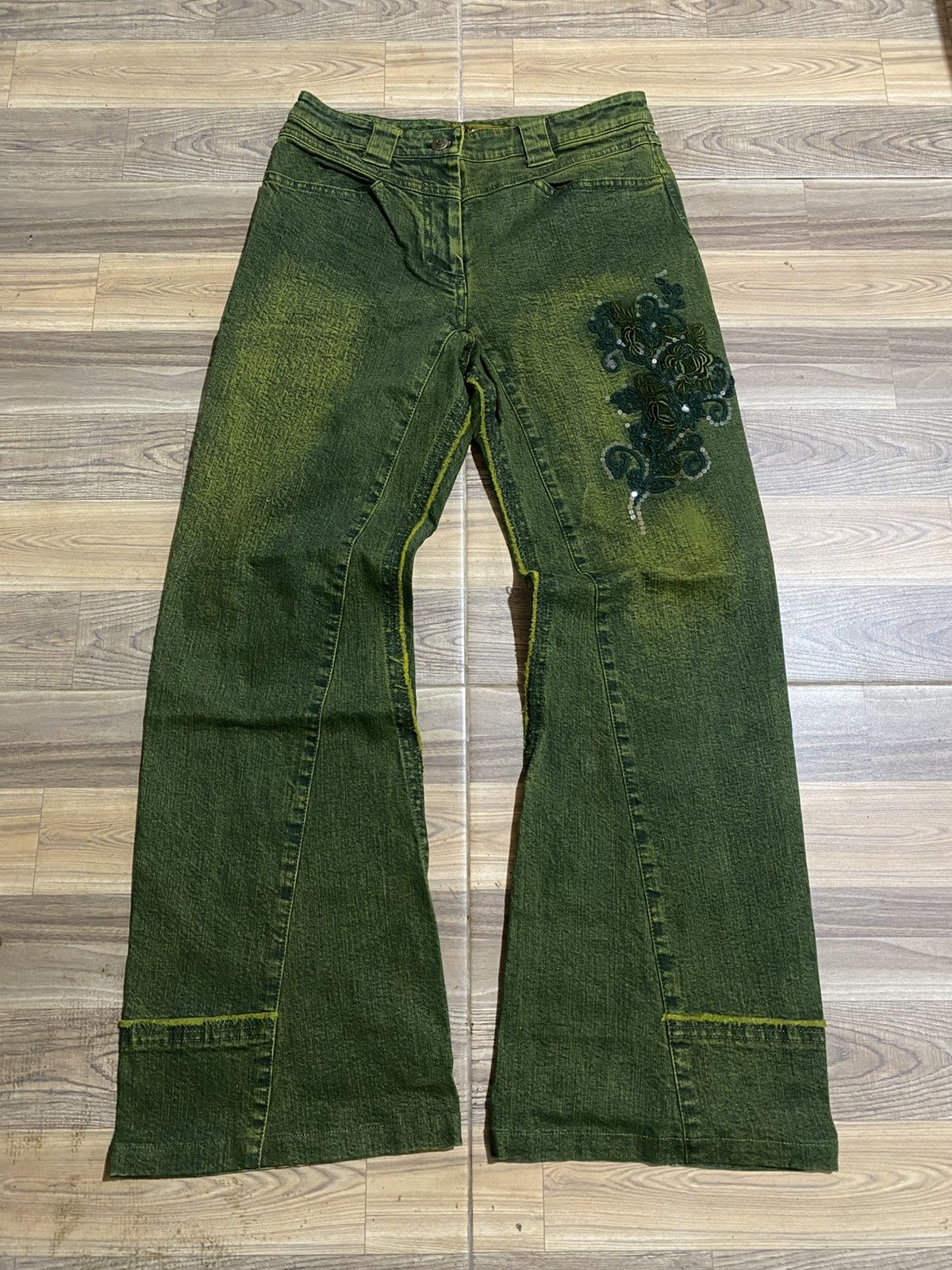 Japanese Brand JAPANESE BRAND FLARED FLOWERS JEANS Size 42" / US 20 - 1 Thumbnail