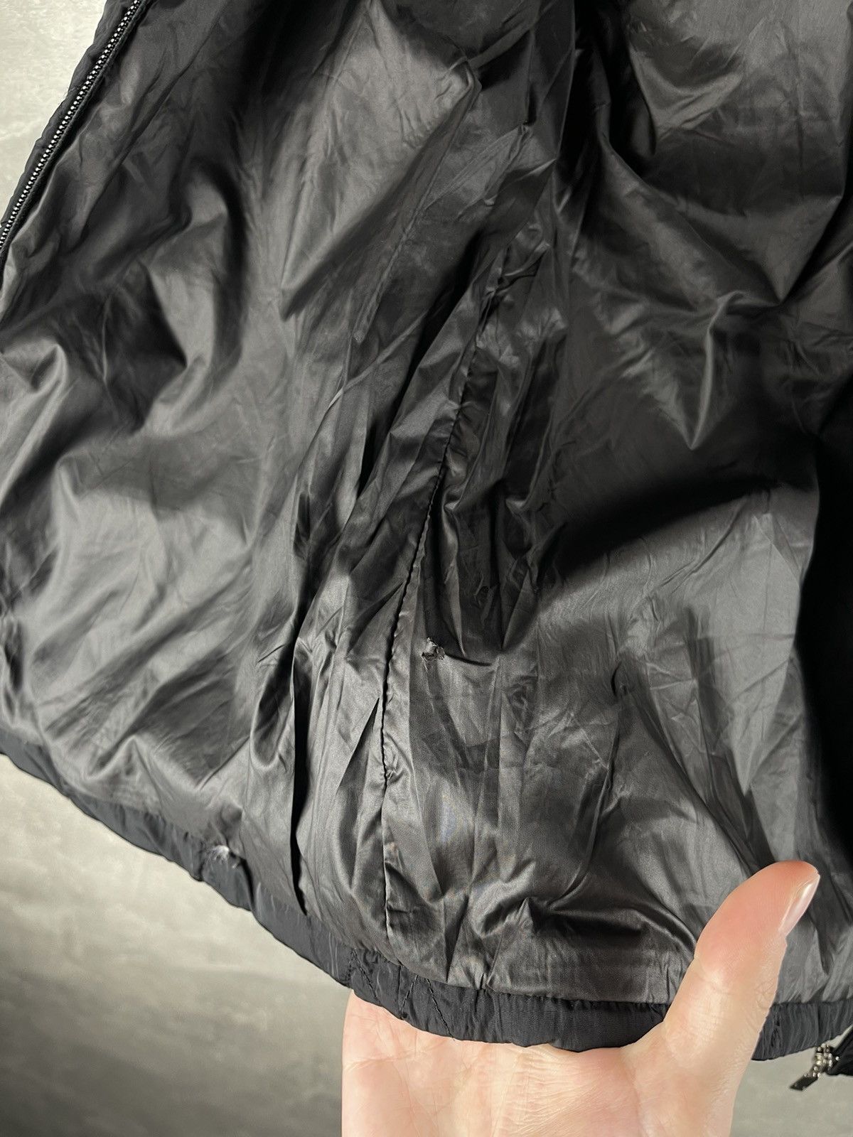 Moncler Moncler Vintage 00s Black Diamond Quilted Down Filling Vest Size XS / US 0-2 / IT 36-38 - 11 Thumbnail