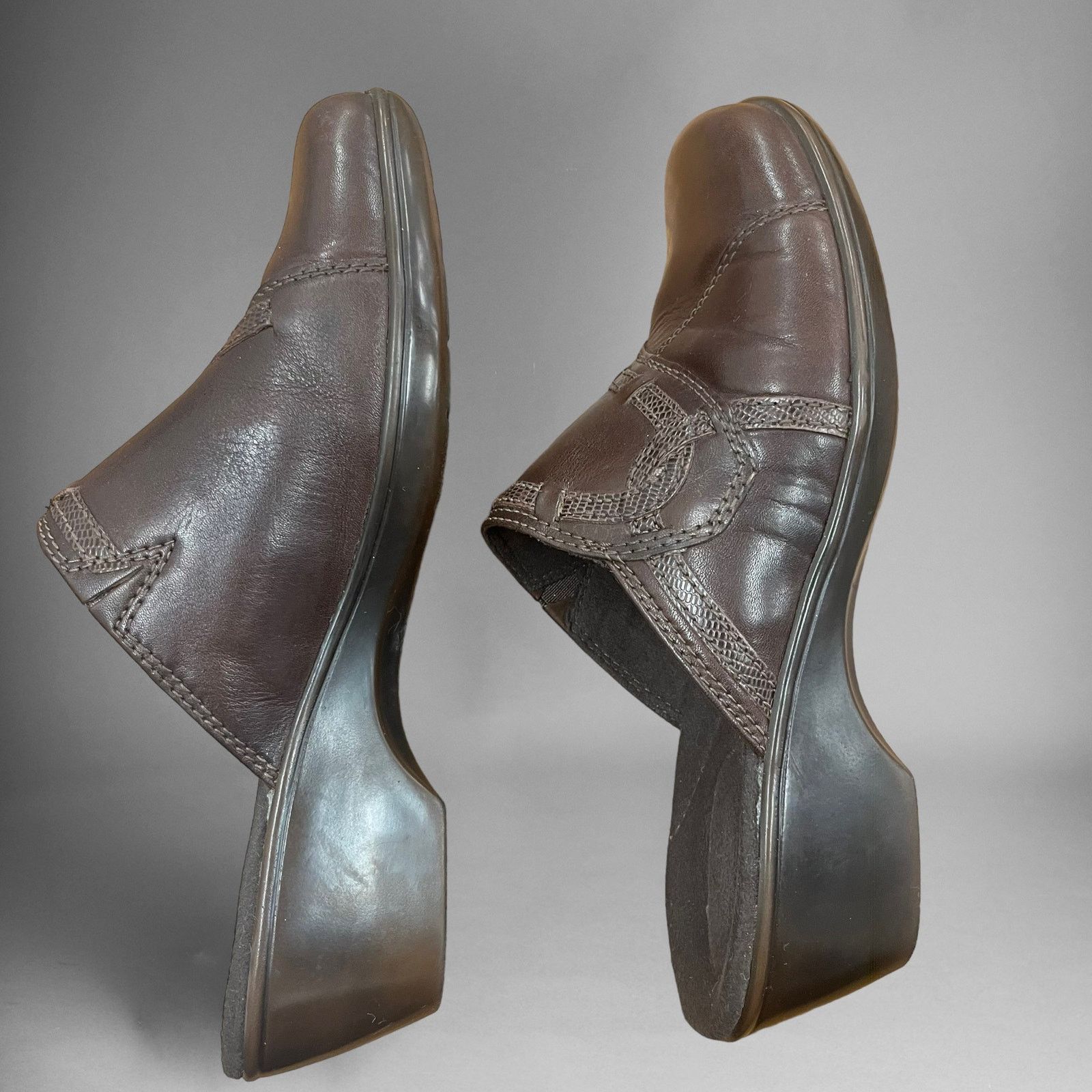 Clarks Clarks Brown Leather Slip On Clogs Size 8M Workwear Size US 8 / IT 38 - 5 Thumbnail