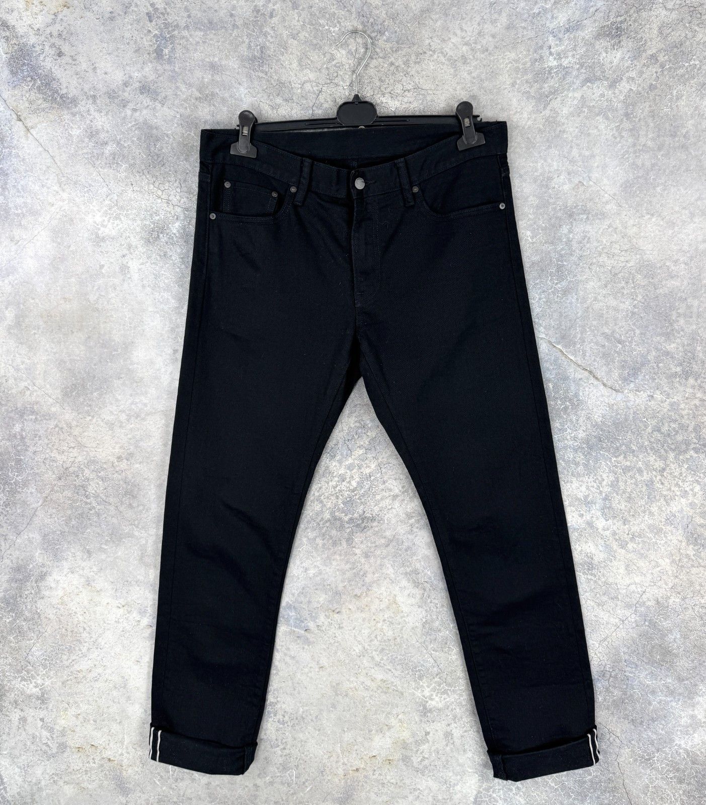 Uniqlo Uniqlo Red Selvedge Denim Black Jeans W31 L32 Size US 31 - 1 Thumbnail