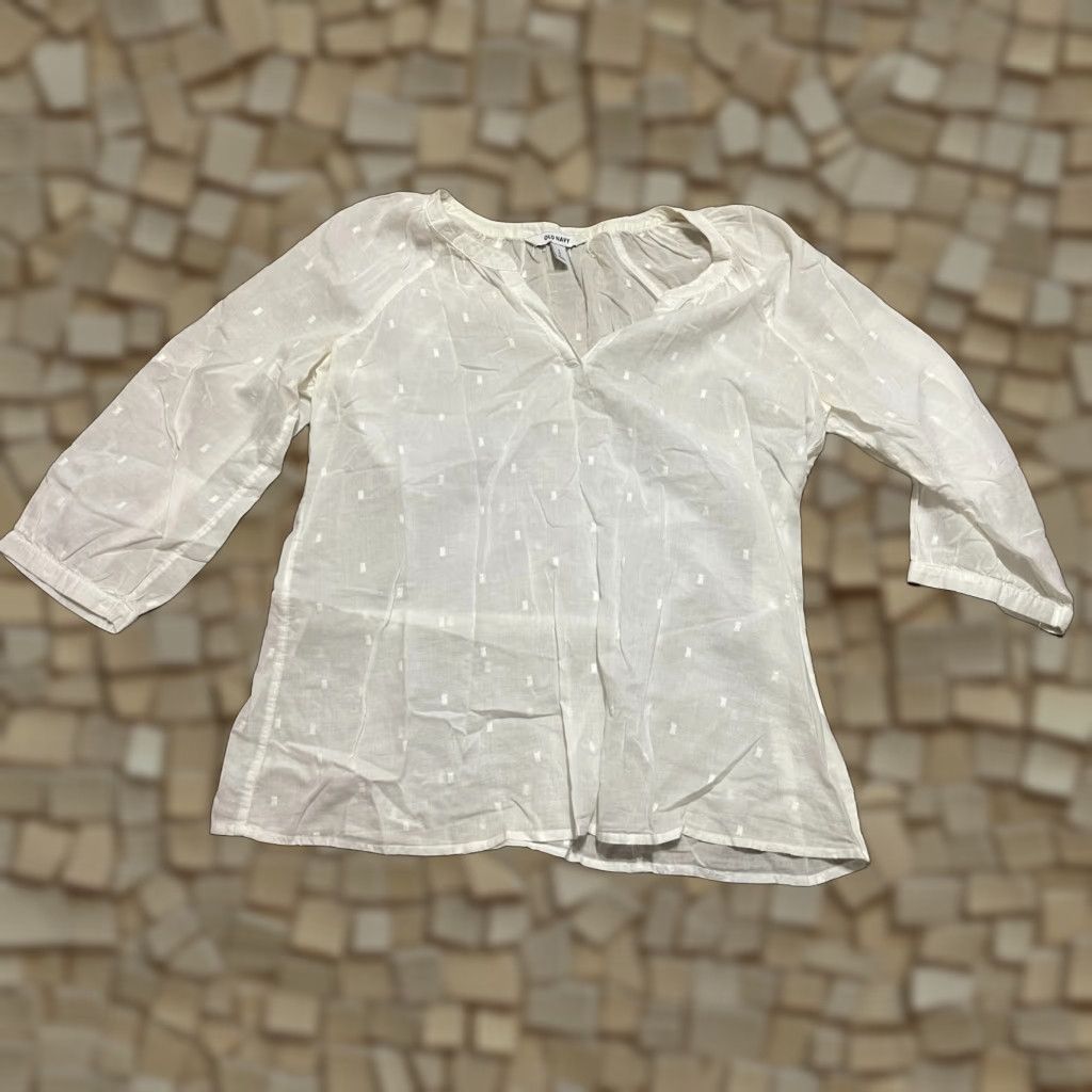 Old Navy Old Navy Shirt Women L White 3/4 Sleeve V-Neck Lightweight Casual Basic T-Shirt Size L / US 10 / IT 46 - 1 Thumbnail
