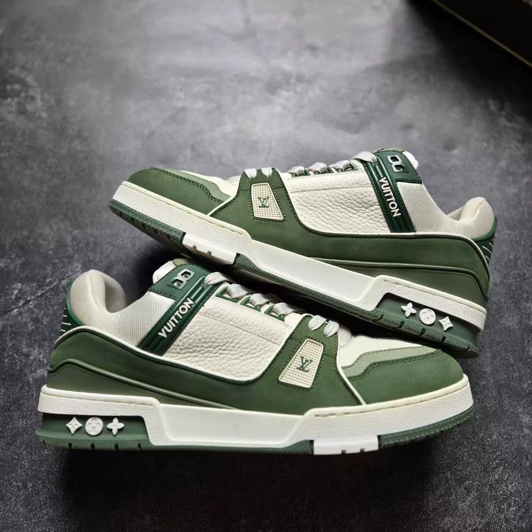 Louis Vuitton Louis Vuitton Training Green Lowtop Sneakers 9 Men Size US 9 / EU 42 - 1 Thumbnail