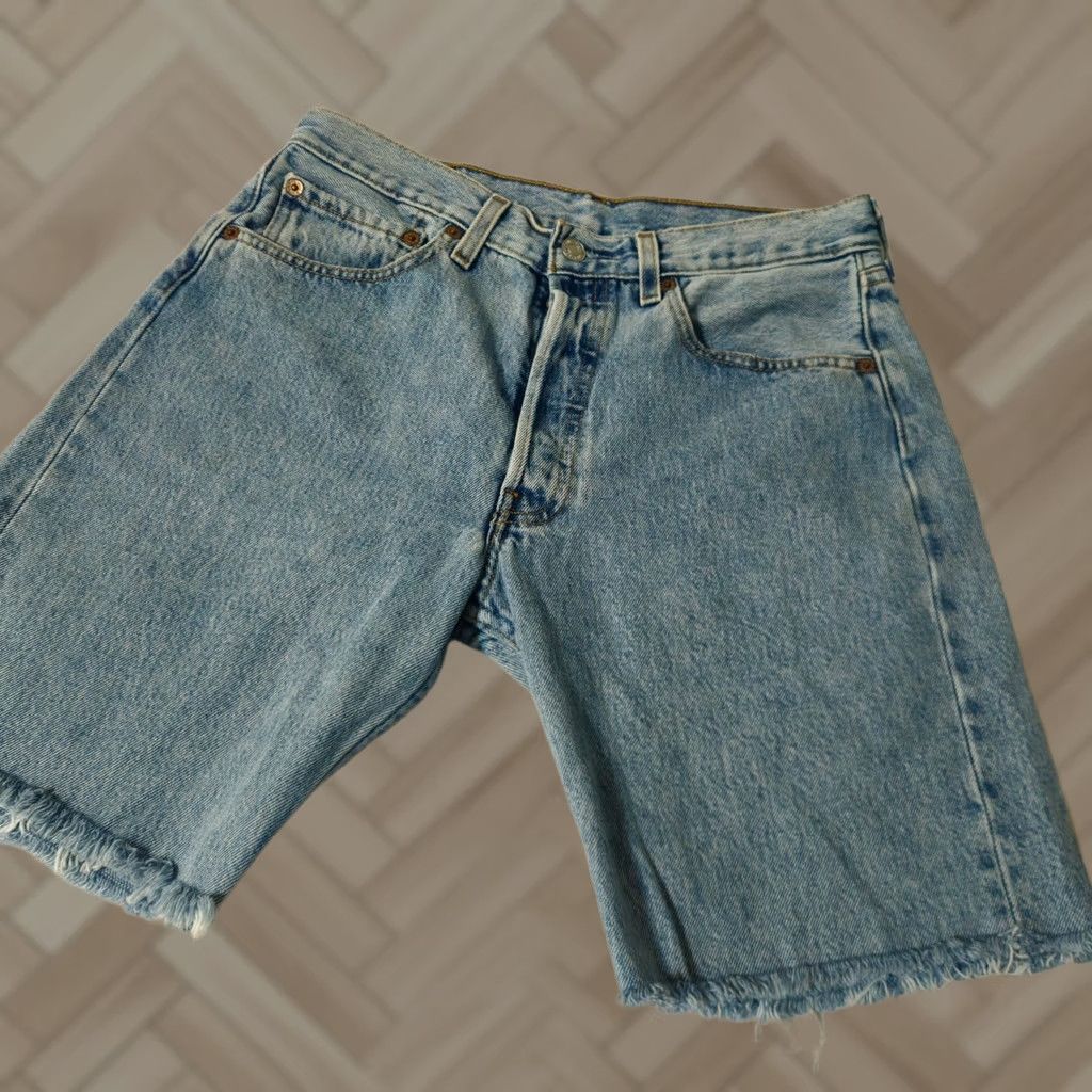 Levi's VINTAGE Levi's 501 Shorts Mens 31 Blue fringe Denim Cut Off Button Fly Raw Hem Regular Rise 90s Grunge Casual Denim Shorts Mens Sized 31 Blue Size US 31 - 1 Thumbnail