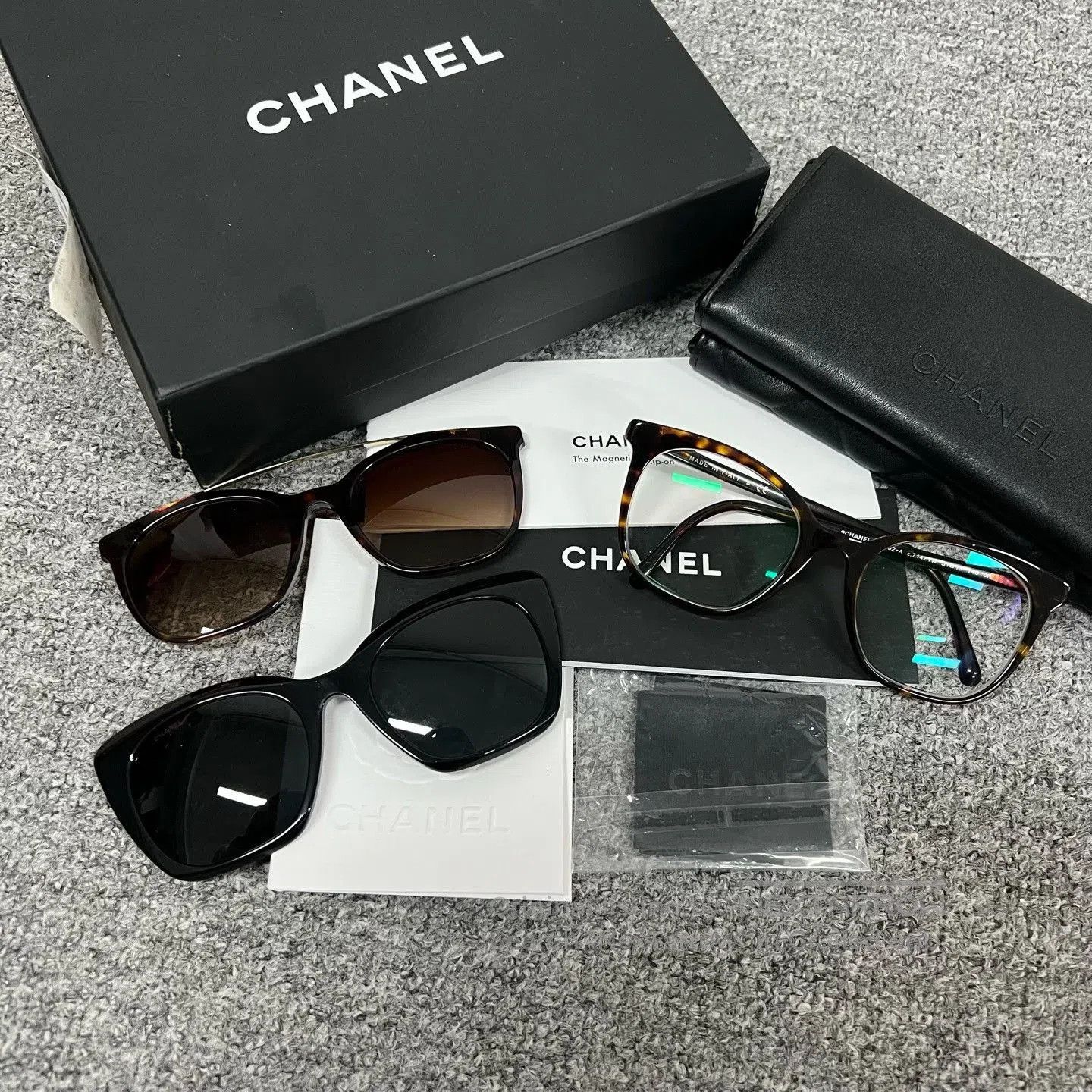 Chanel Chanel Tortoiseshell Glasses with Clip. Size ONE SIZE - 2 Thumbnail