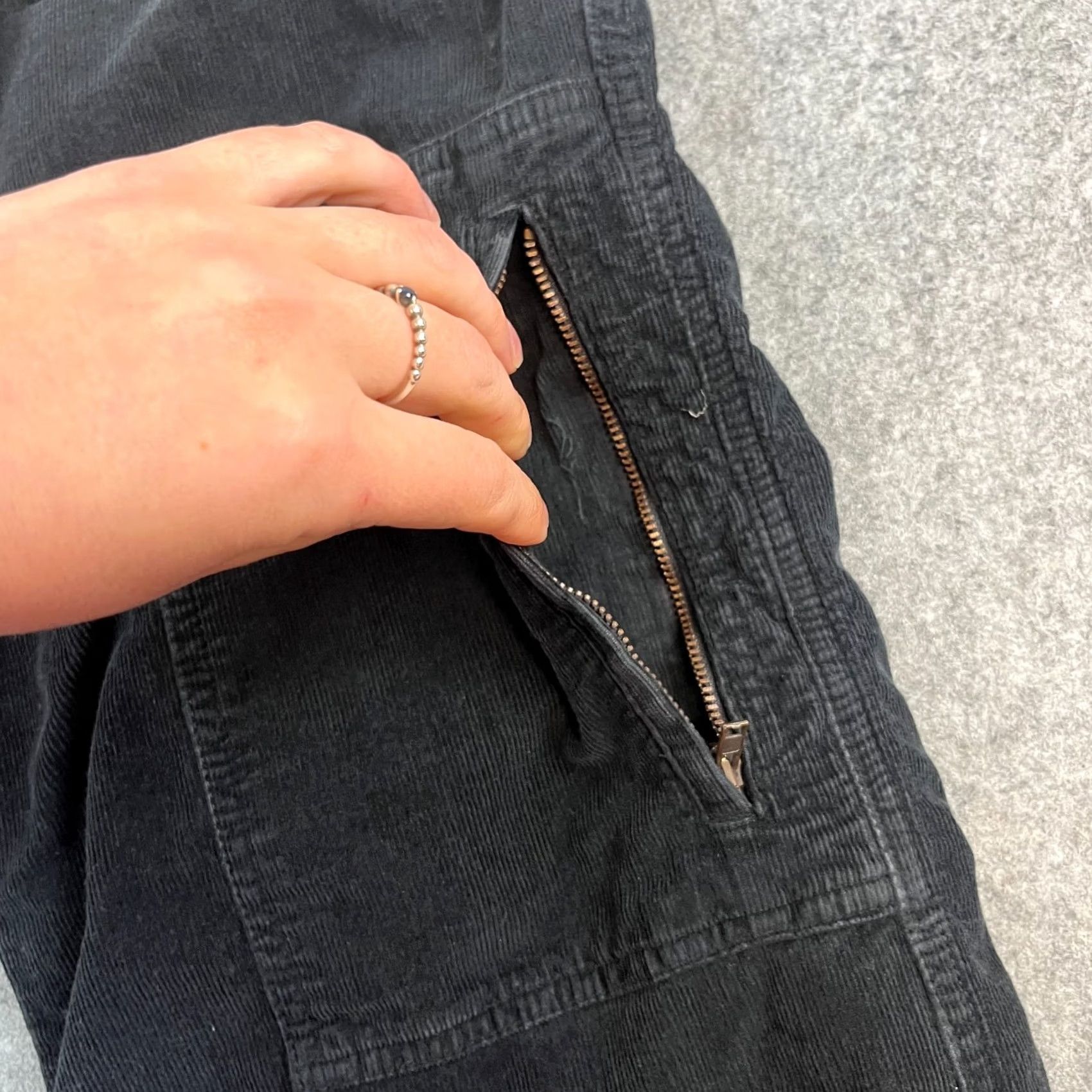 Champion Champion Jeans Men Bootcut Denim 5-Pocket L Dark Black Relaxed Regular 32in Inside Leg 32in Elasticated Waist 34in Waist - Vintage Size US 33 - 7 Thumbnail