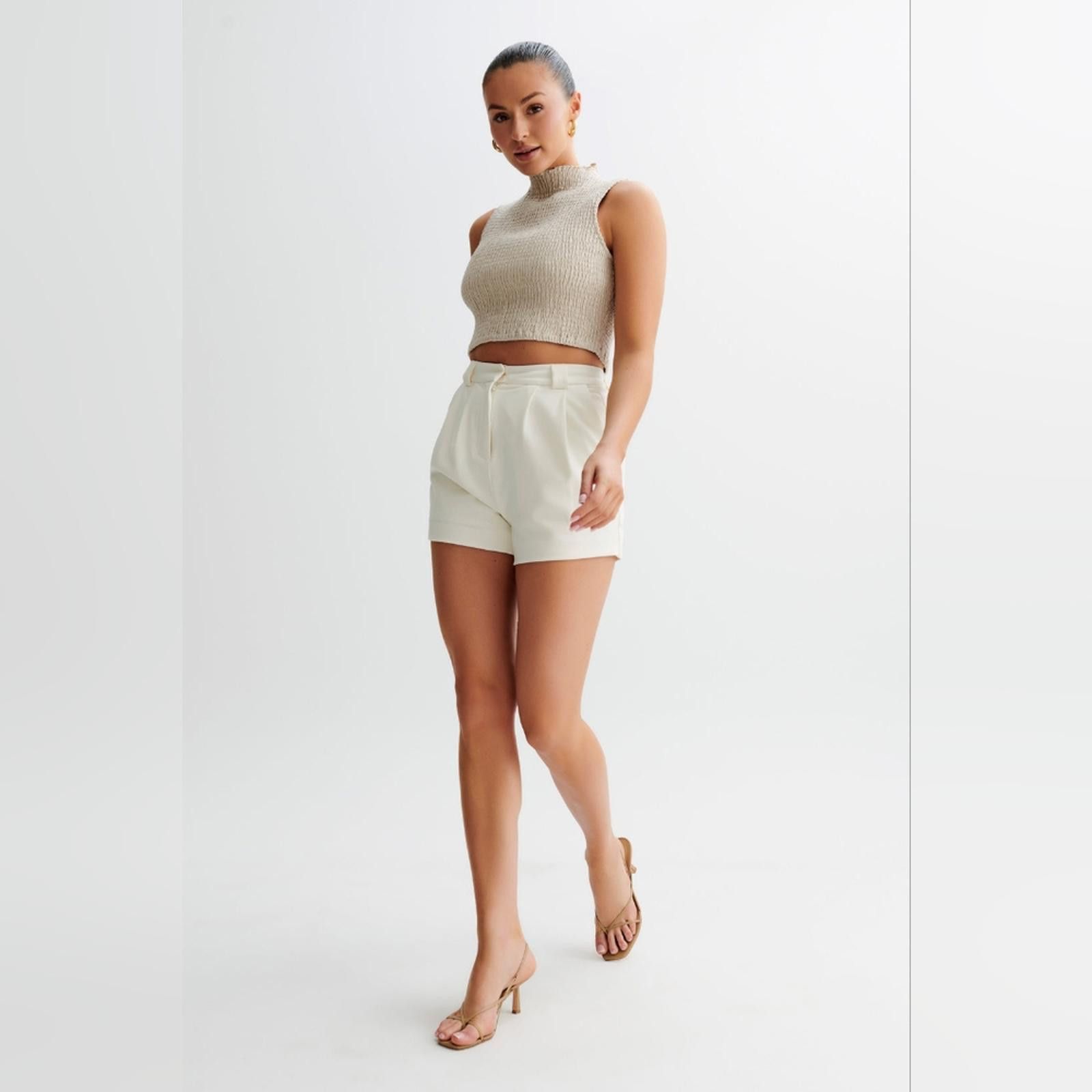 Designer Sigourney Suiting Shorts - Ivory Size 28" / US 6 / IT 42 - 9 Thumbnail