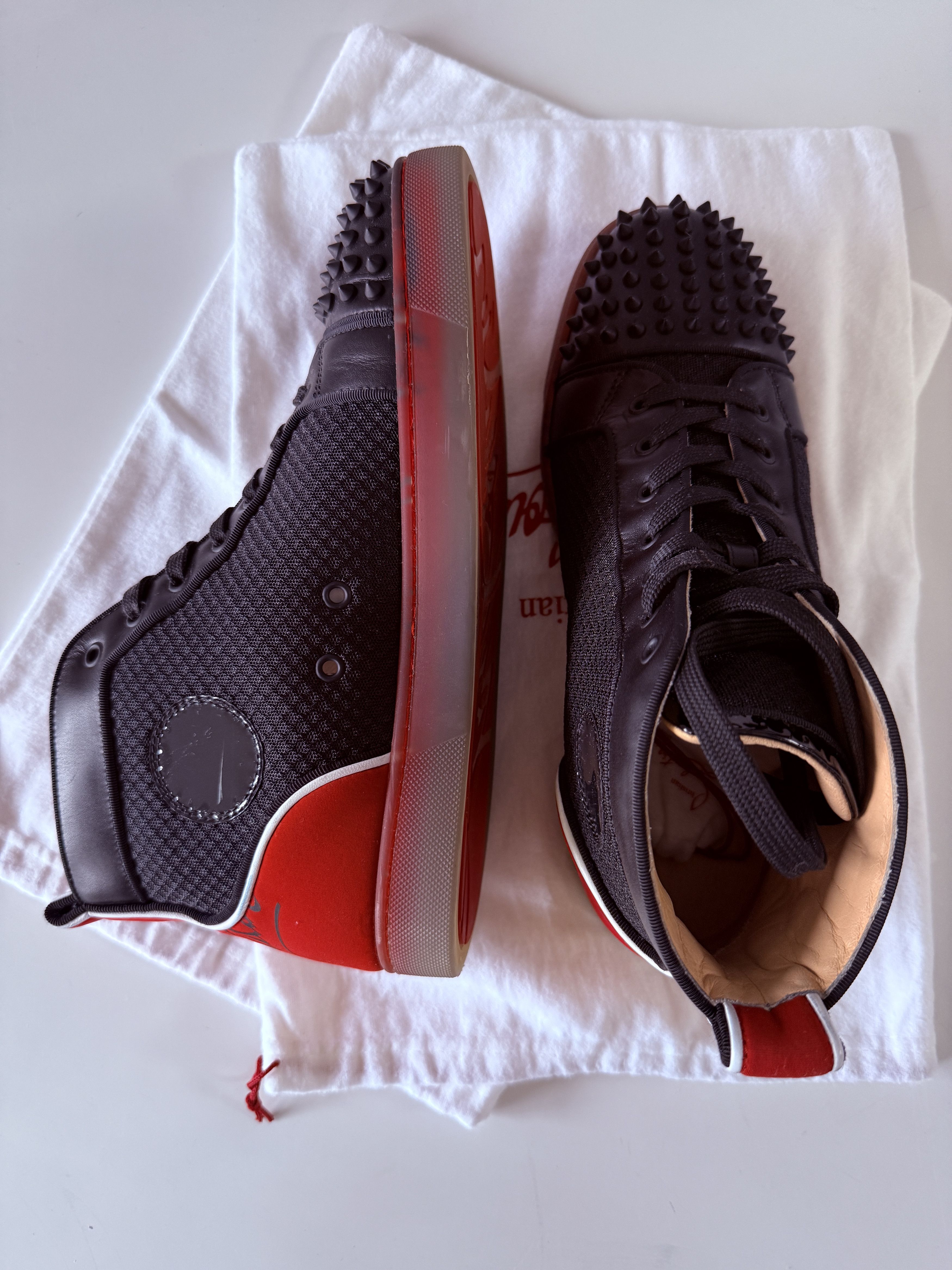 Christian Louboutin × Luxury Men display picture 1