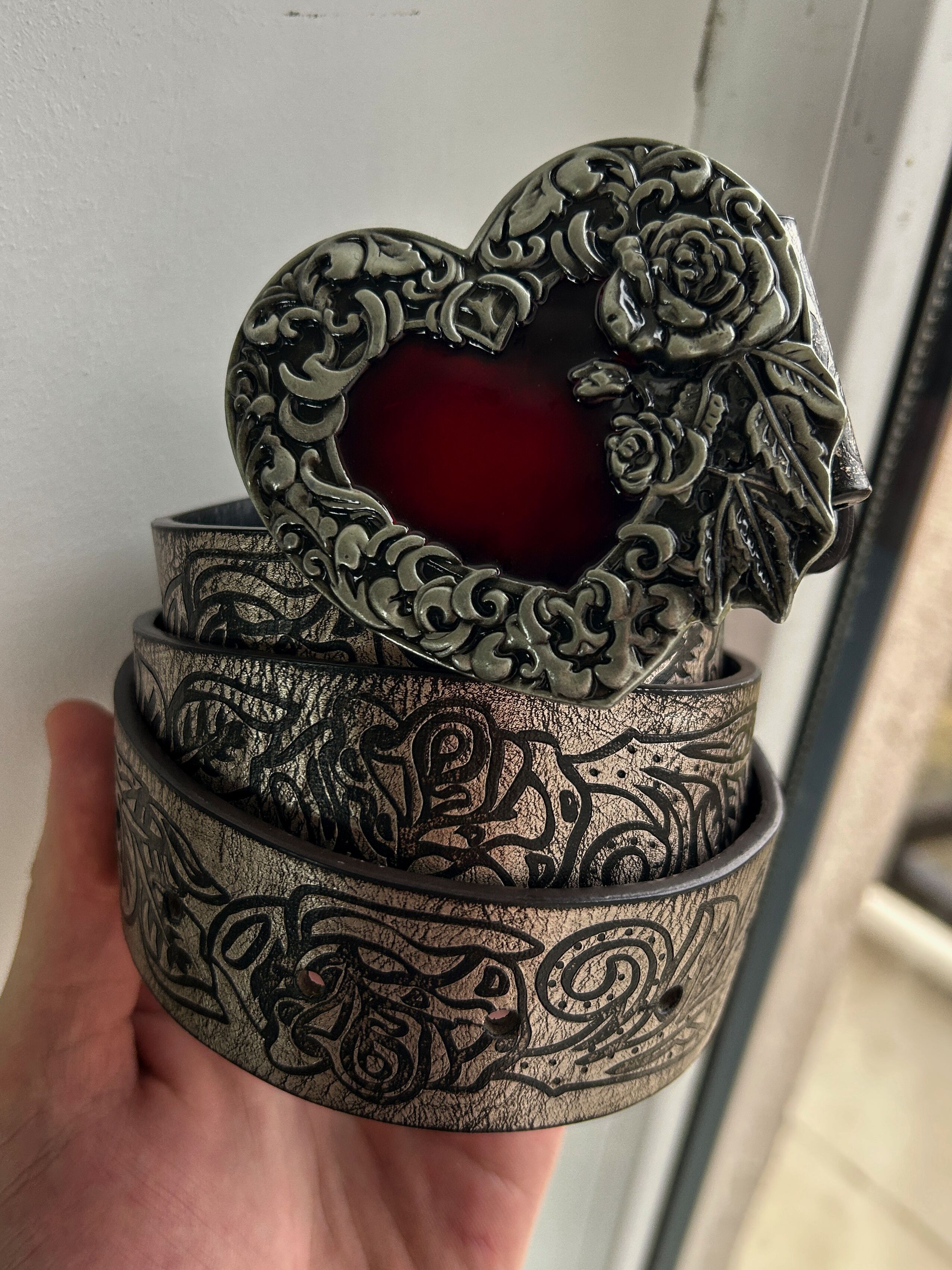 Japanese Brand Vintage Gothic Heart Buckle Leather Belt Punk Y2K Style Size ONE SIZE - 2 Thumbnail