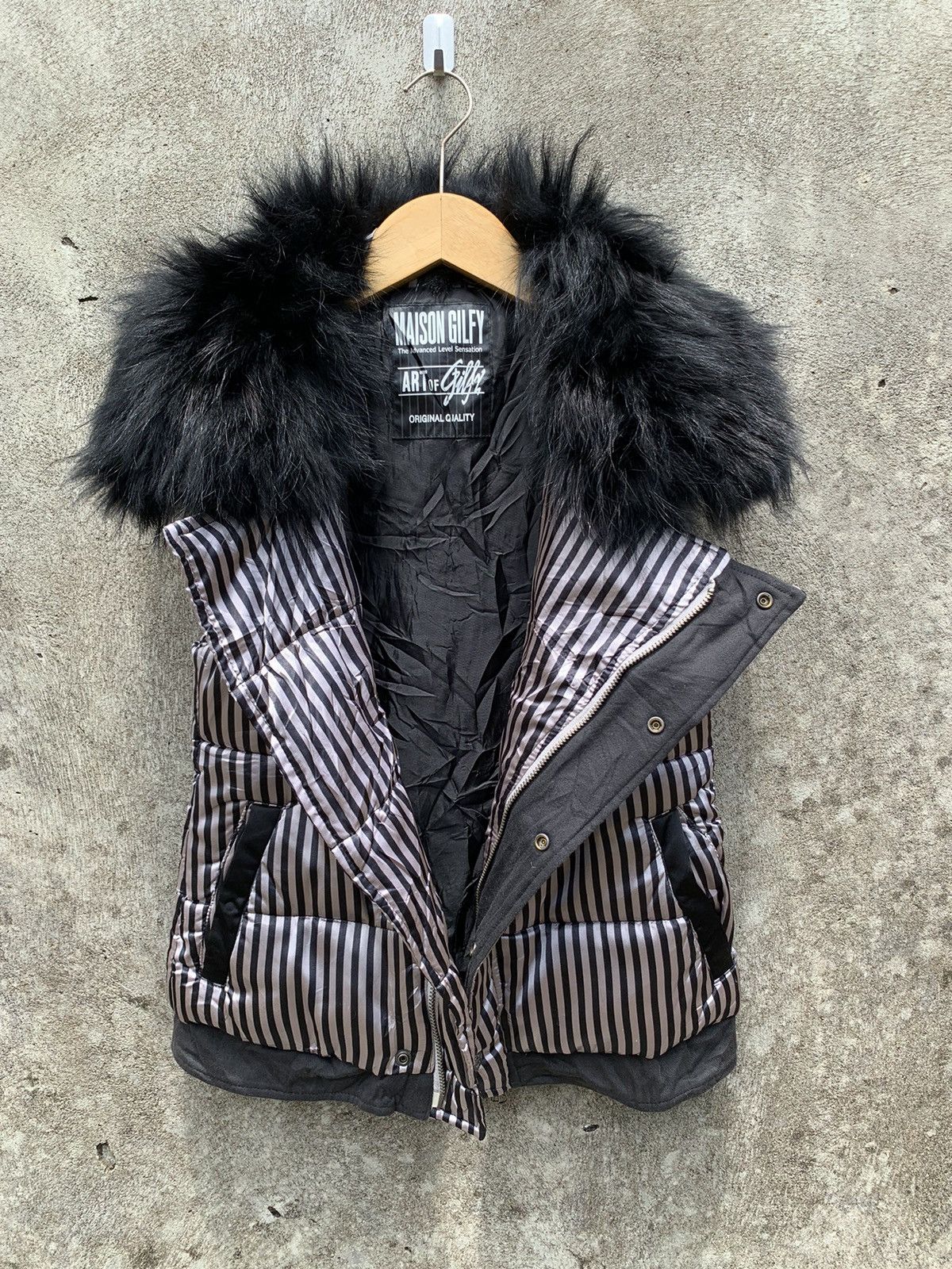 If Six Was Nine × Japanese Brand × Le Grande Bleu (L.G.B.) Maison Gilfy raccoon fur puffer vest ifsixwasnine style Size US S / EU 44-46 / 1 - 7 Thumbnail