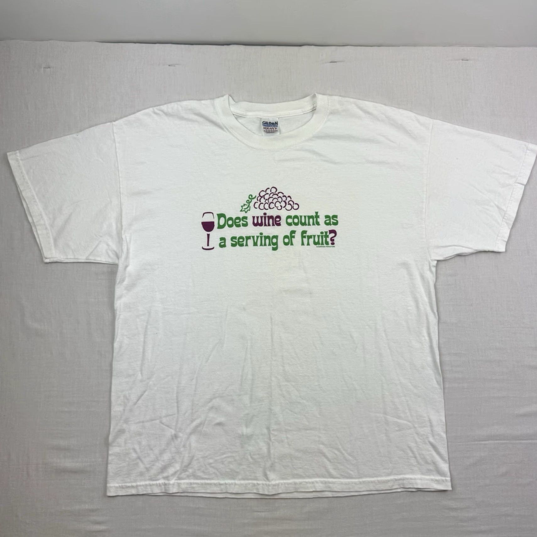Gildan VINTAGE Funny Wine T Shirt Adult XL White Does Wine Count As Serving Of Fruit Shirt Mens 90s Size US XL / EU 56 / 4 - 7 Thumbnail