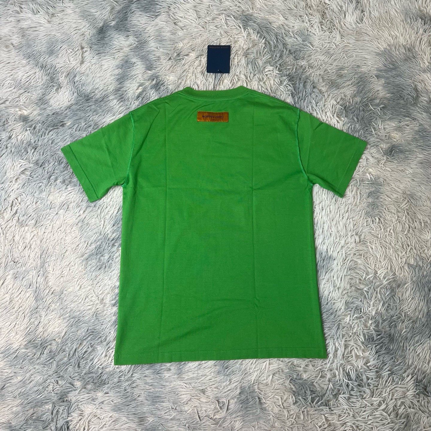 Louis Vuitton Louis Vuitton Embossed Short-Sleeve T-Shirt Size US M / EU 48-50 / 2 - 2 Thumbnail