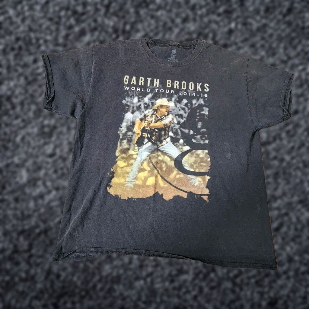 Hanes VINTAGE Hanes Garth Brooks World Tour Tee Shirt - T-Shirt - Men XL - Black - 2014-2016 - Graphic Distressed Night Concert Theme - Mens Size US XL / EU 56 / 4 - 1 Thumbnail