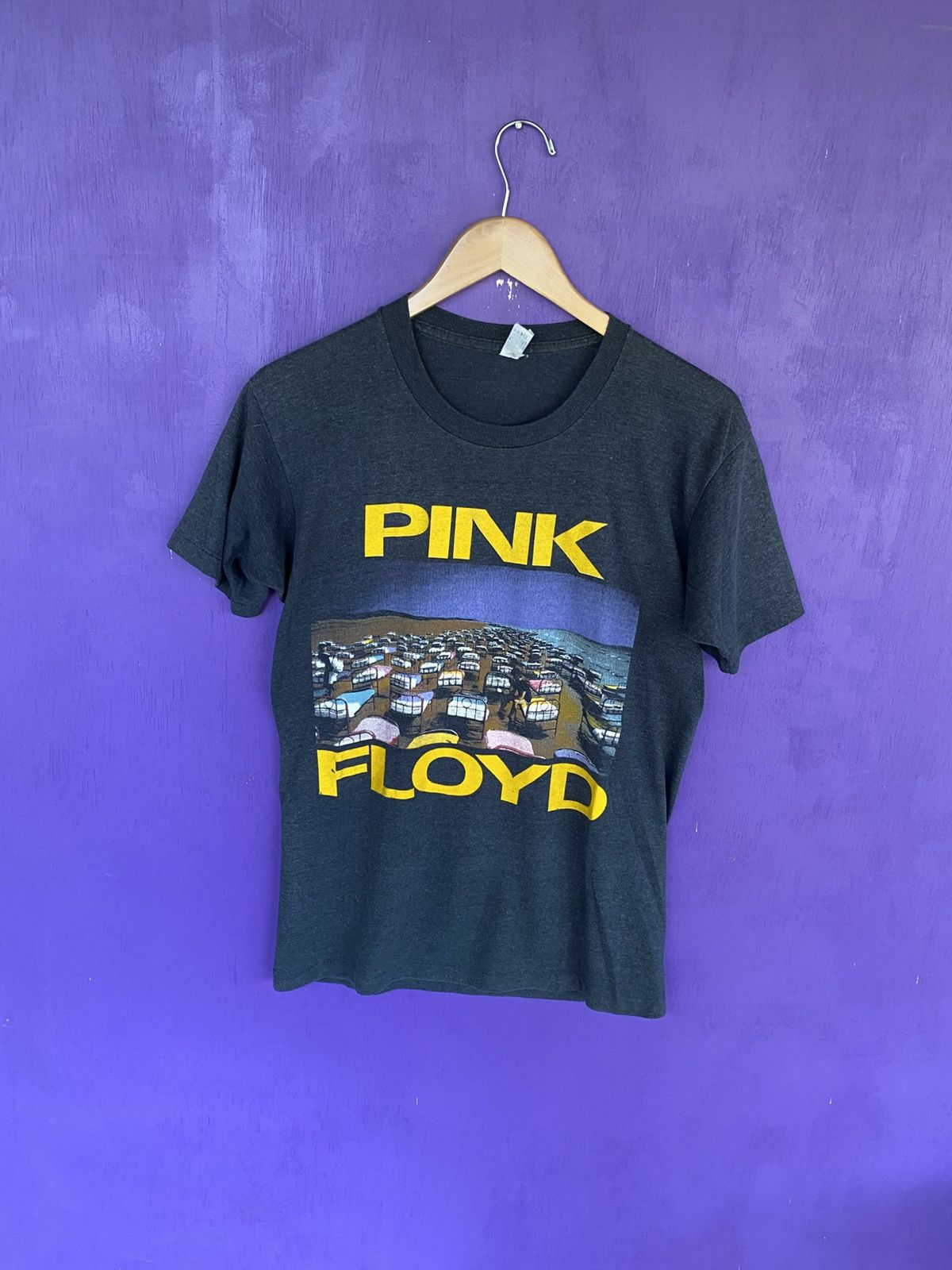 Band Tees Vintage 1987 Pink floyd world tour t-shirt Size US M / EU 48-50 / 2 - 1 Thumbnail