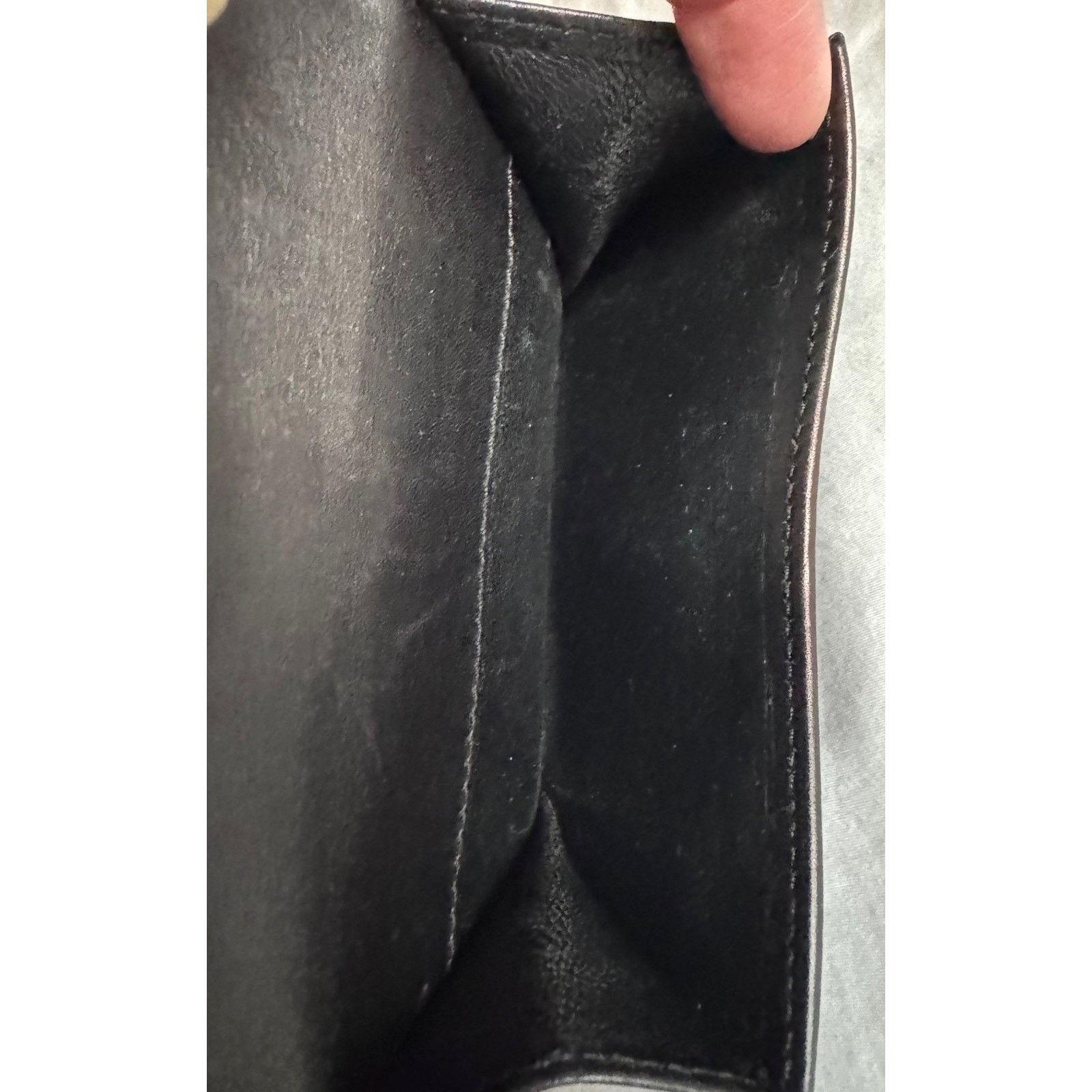 Gucci Gucci Leather Wallet With Belt Buckle Clasp Luxe Beautiful Size ONE SIZE - 7 Thumbnail