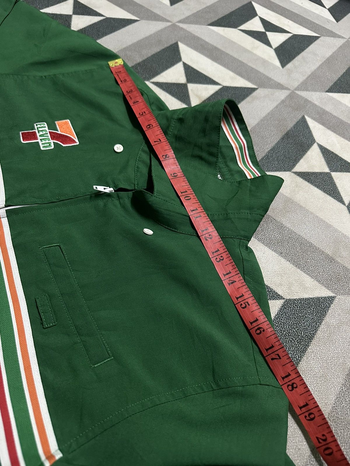 Japanese Brand 7 eleven worker staff shirt Size US M / EU 48-50 / 2 - 12 Thumbnail