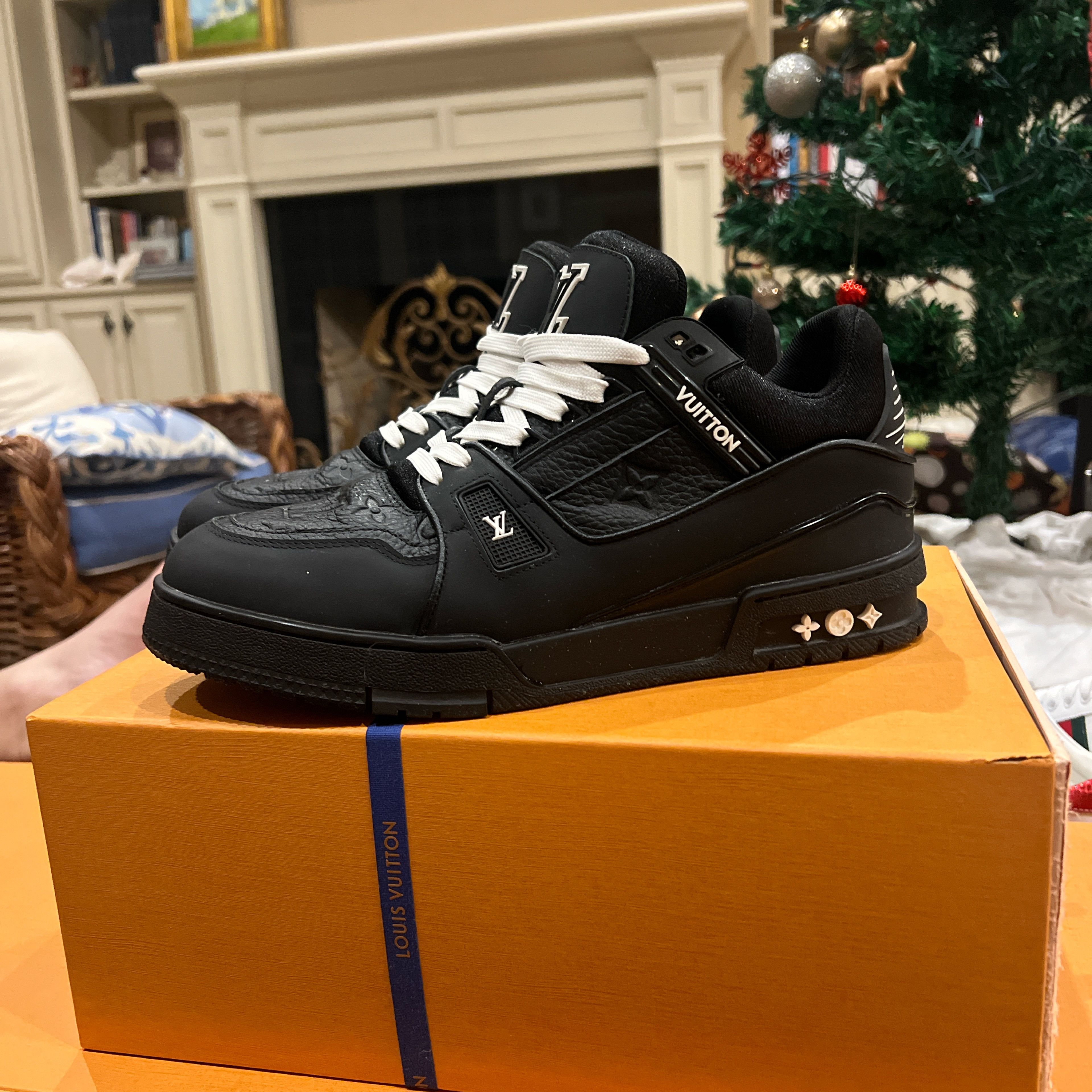 NO ID Designer Size US 10 / EU 43 - 3 Thumbnail