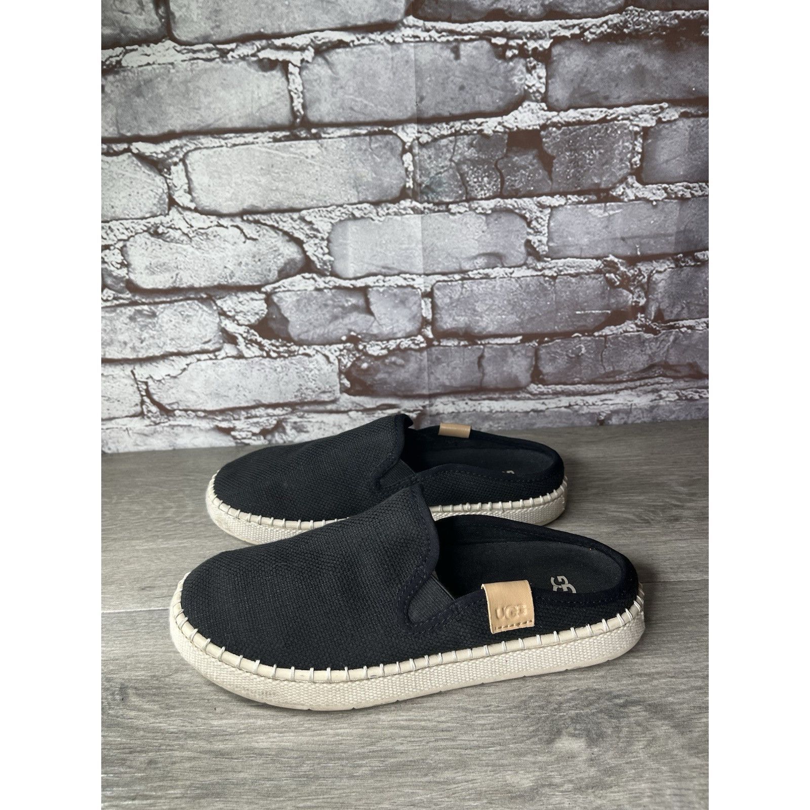Ugg Ugg Black Delu Sneakers Canvas Slip On Mules Shoes Women’s S Size US 6 / IT 36 - 19 Thumbnail